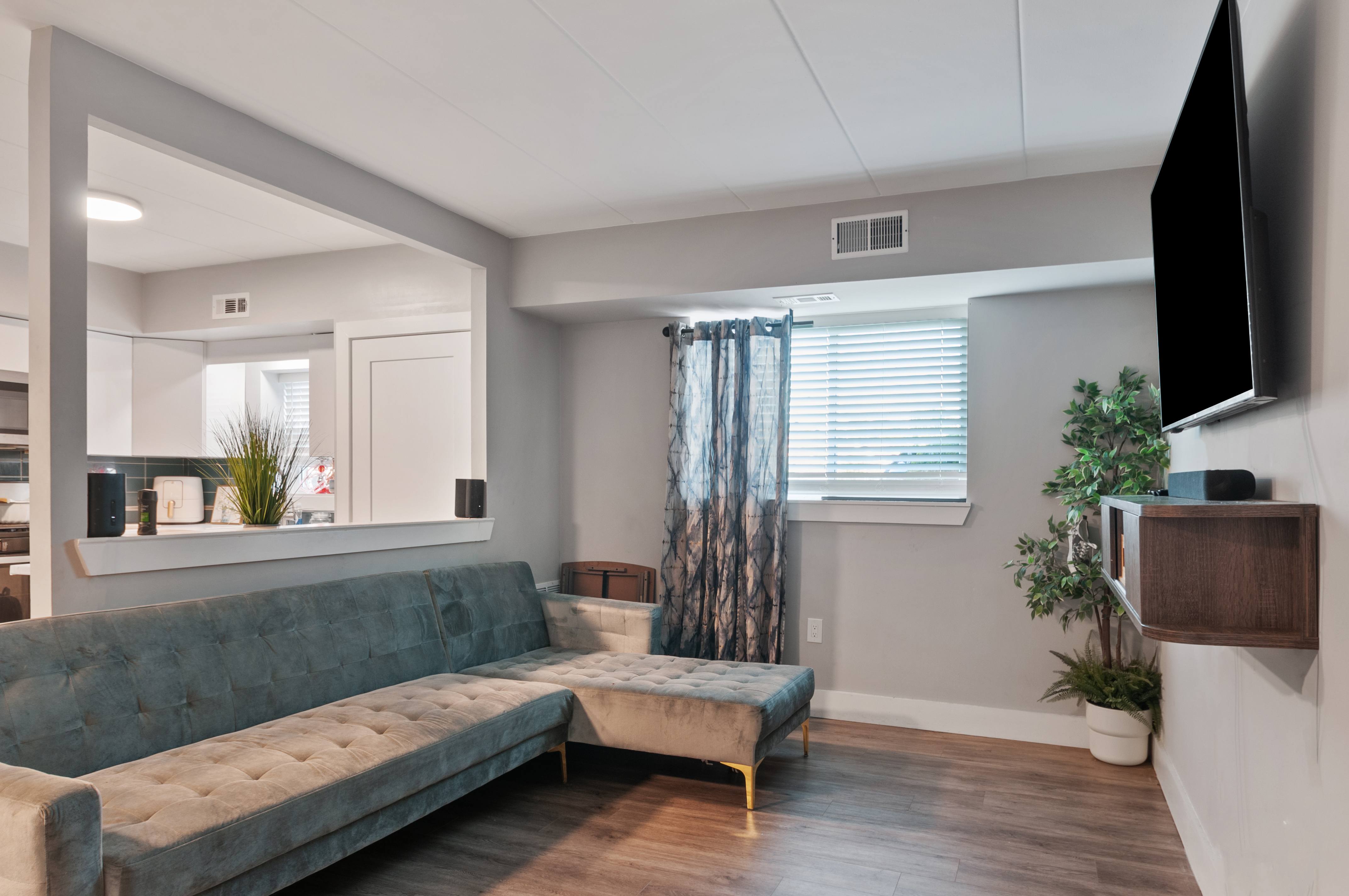 1700 Grant – photo 2