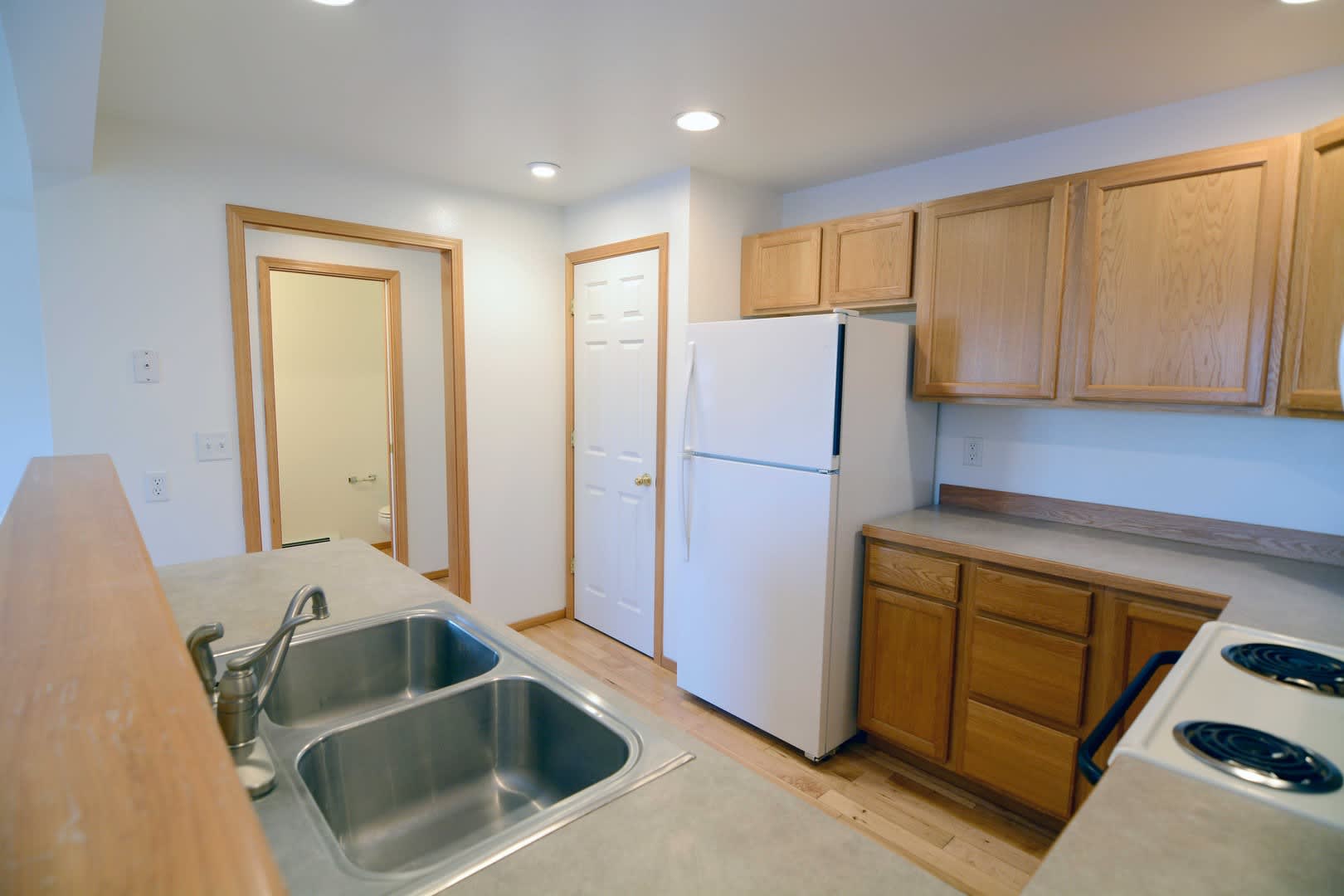 Midtown 3 Bed Condo – photo 5