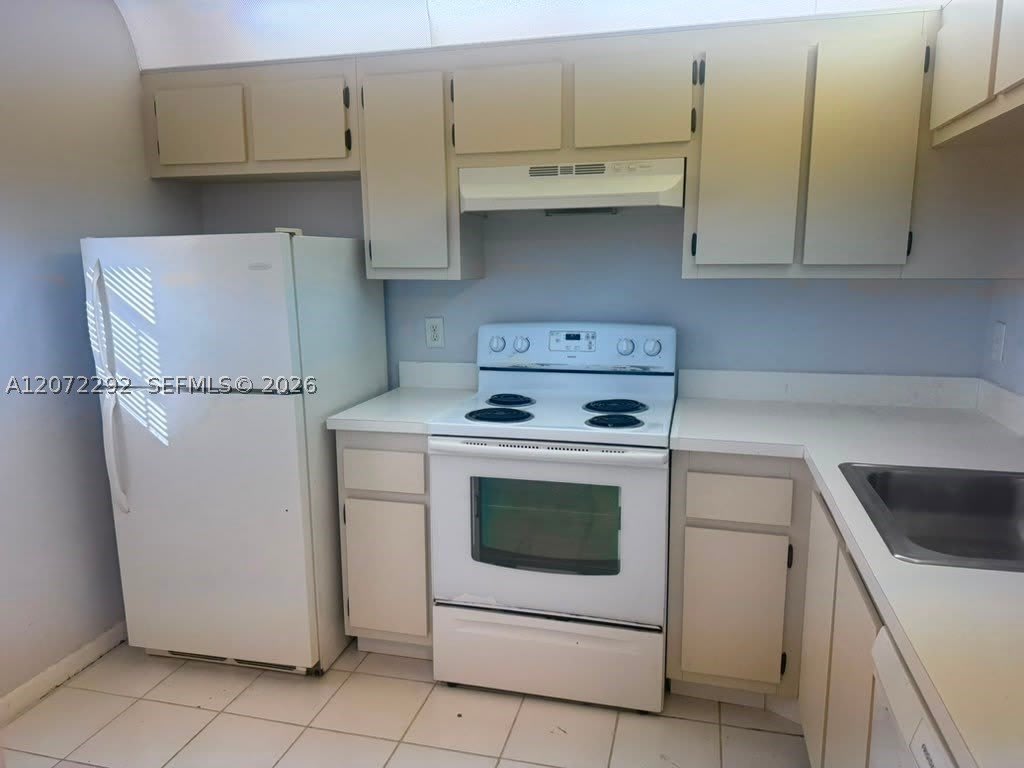 10381 NW 8th St – photo 4