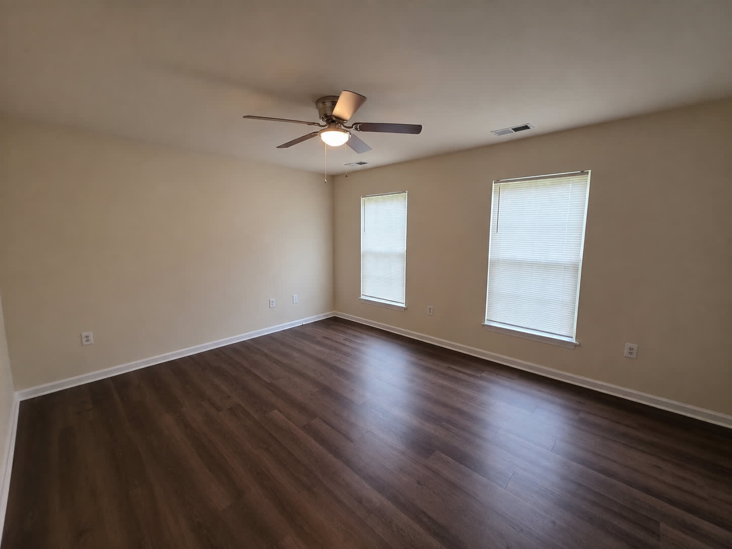 811 Roger St – photo 2