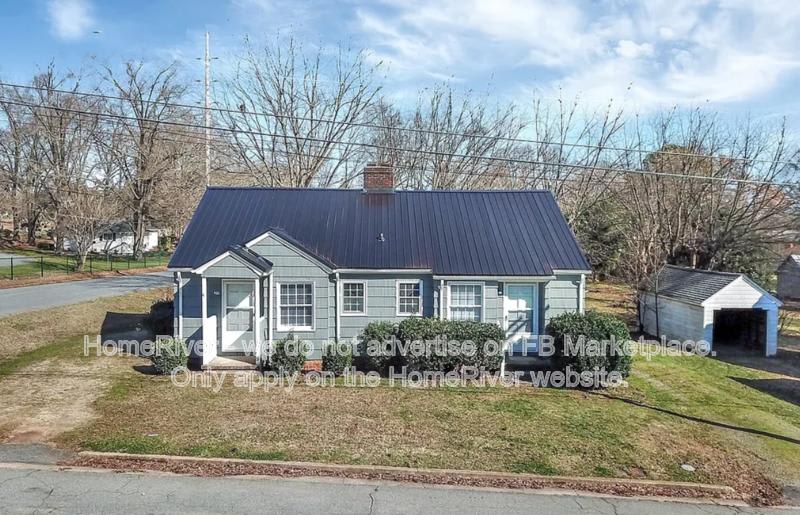 466 Spring St NW – photo 1