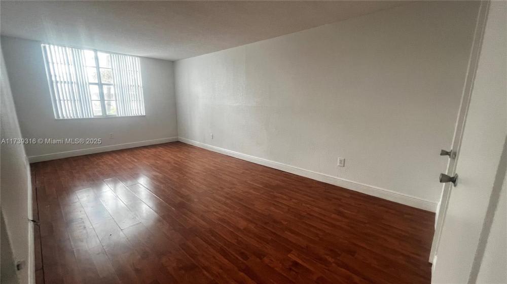 494 NW 165th St Rd – photo 2