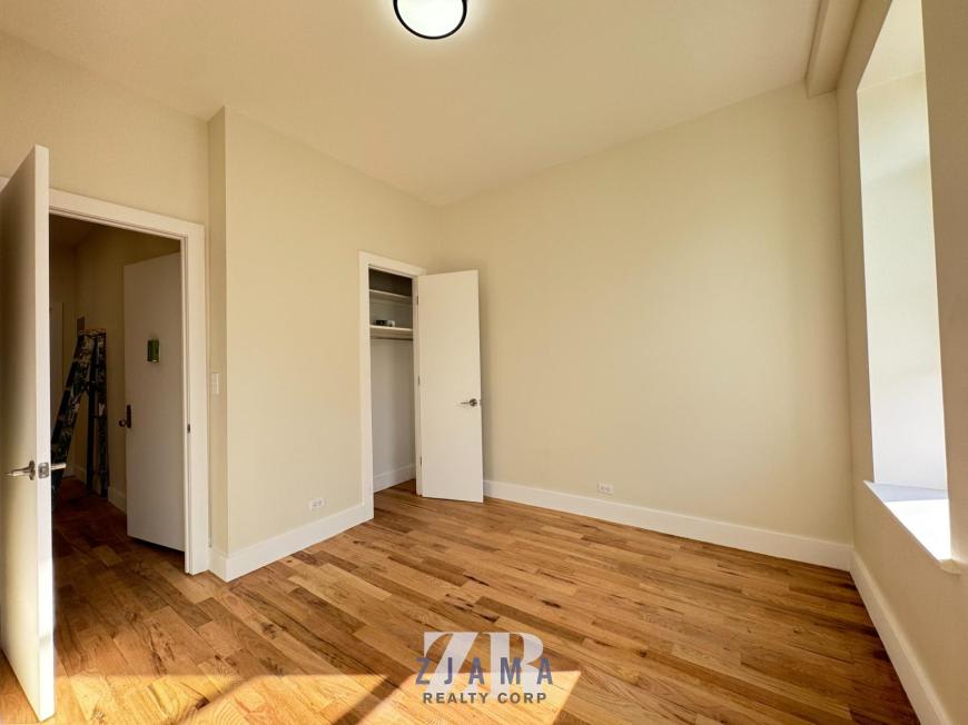 735 Rogers Avenue – photo 5
