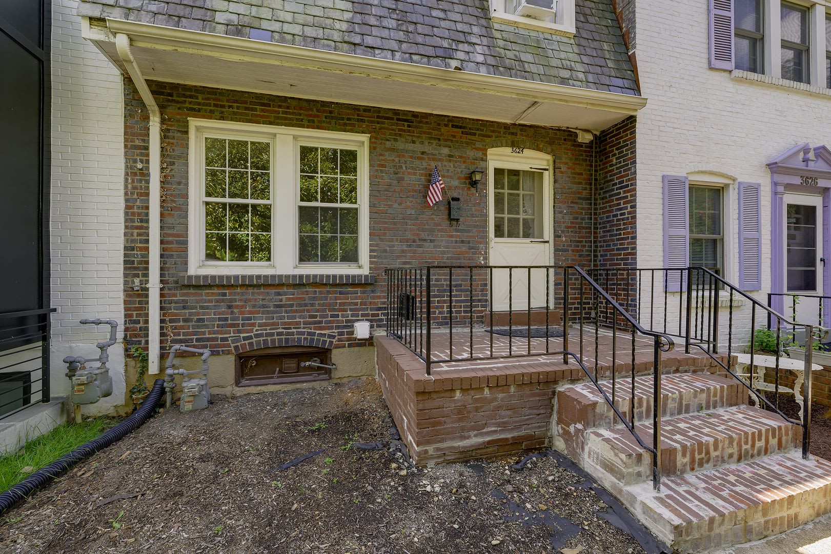 NW Rowhouse Near Georgetown University & Hospital Available Now – photo 3