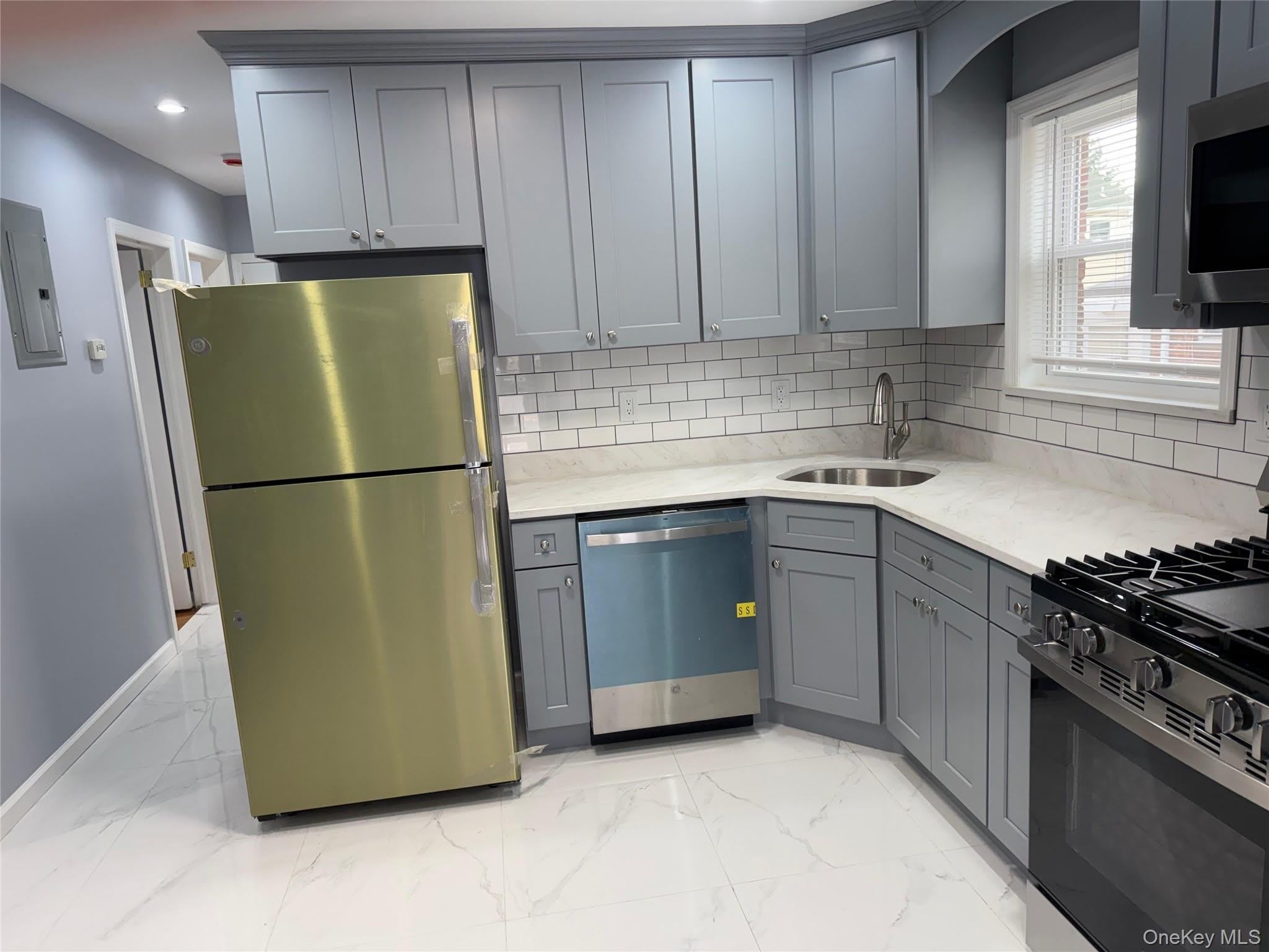 99 Gibson Boulevard – photo 3