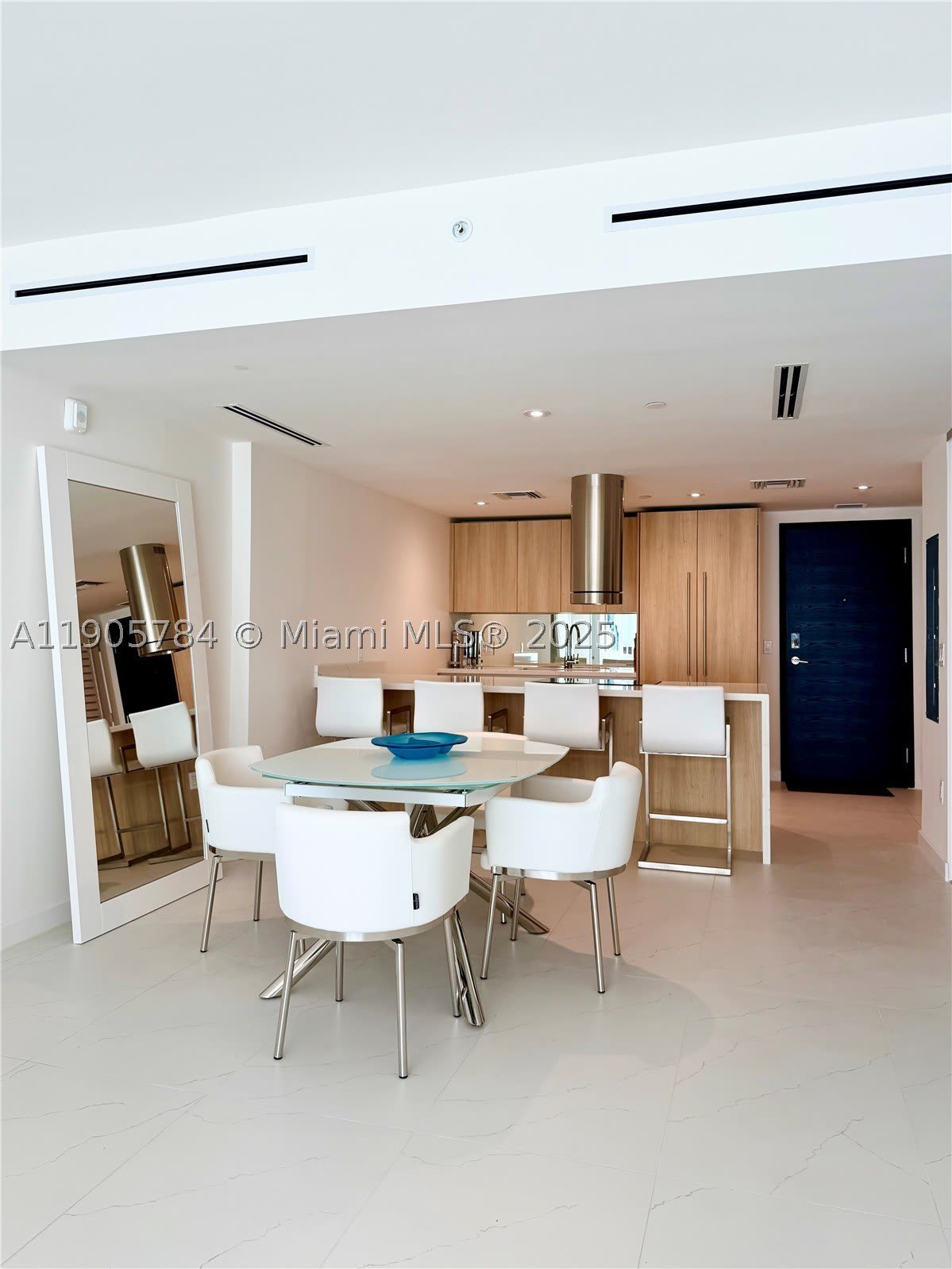 9901 W Bay Harbor Drive – photo 4
