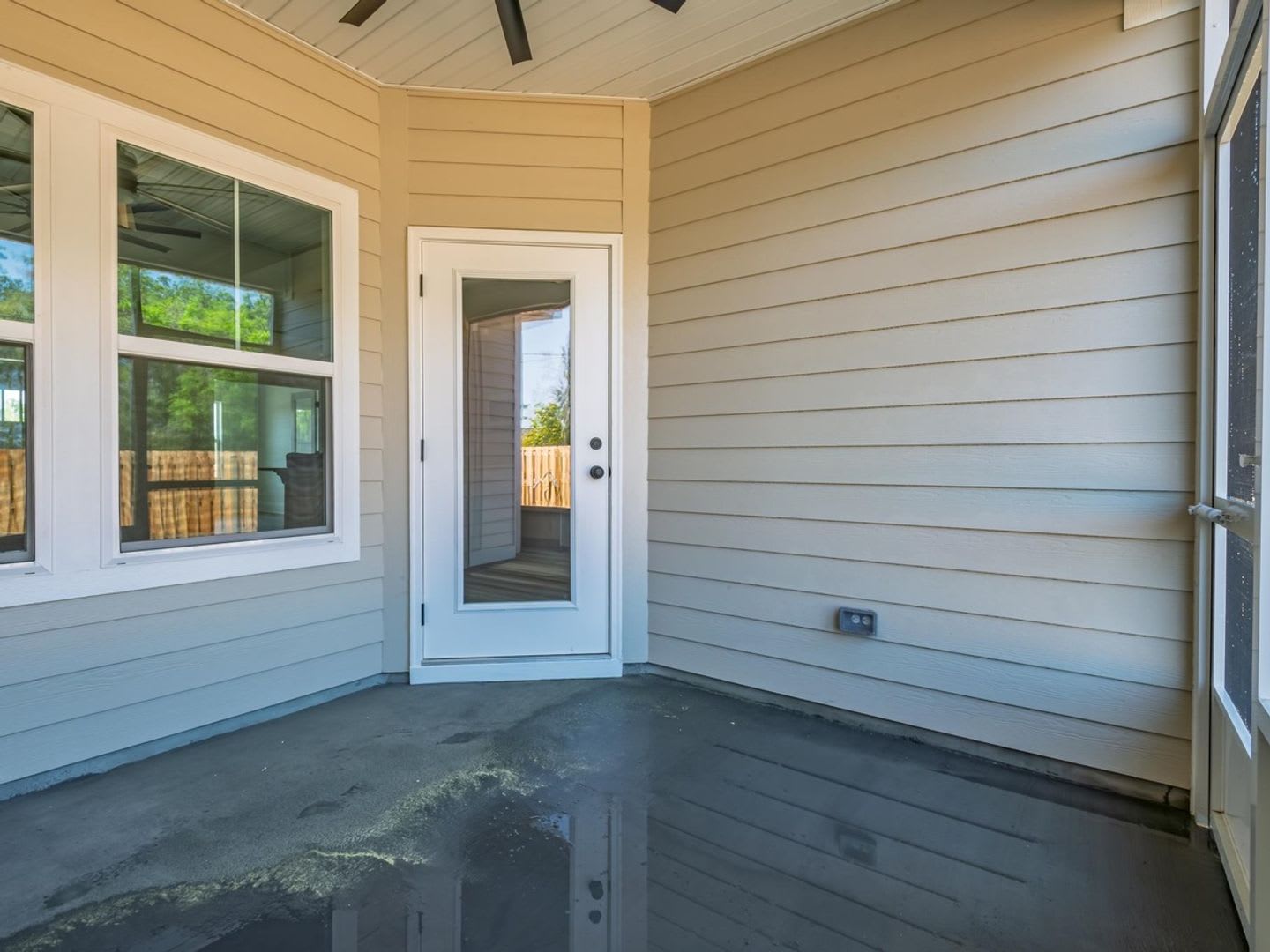 Beautiful New 3BR/2BA Home with Office Space – photo 4