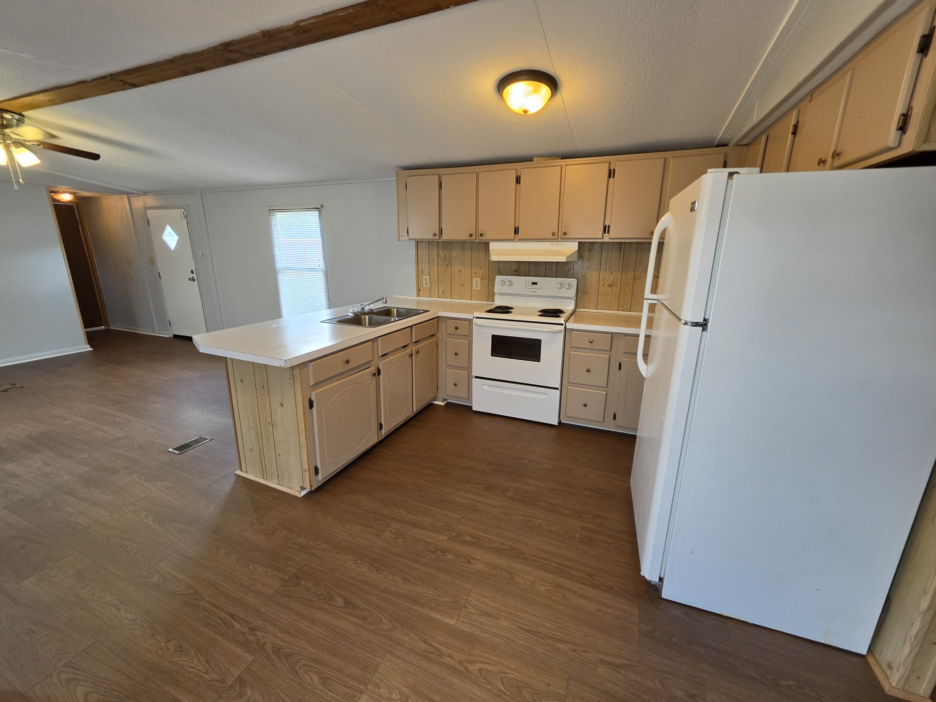 105 Colonial Court – photo 4