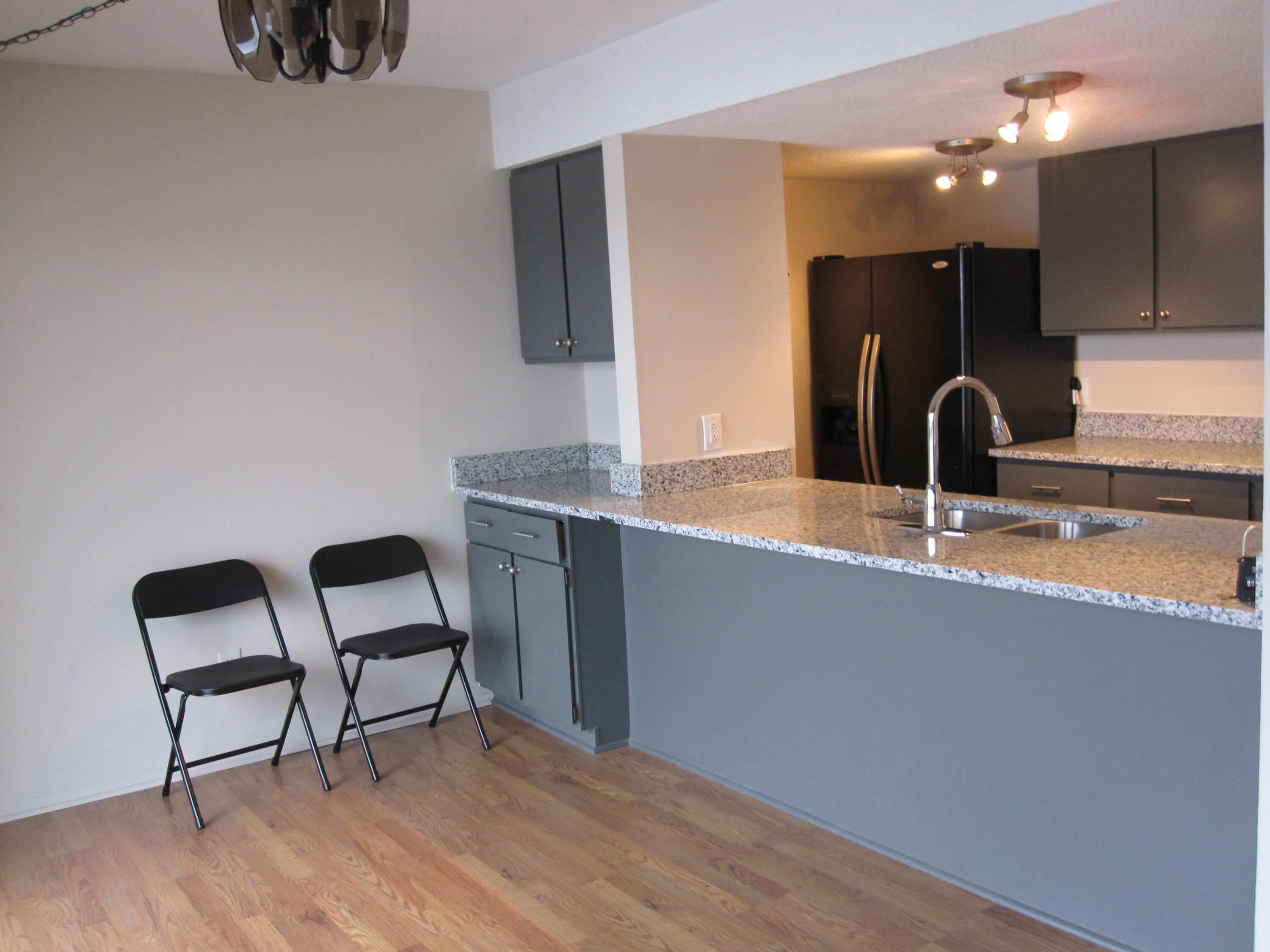 820 Cliffs Drive – photo 2