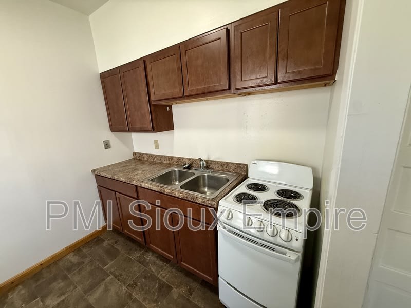 133 S Summit Ave – photo 1