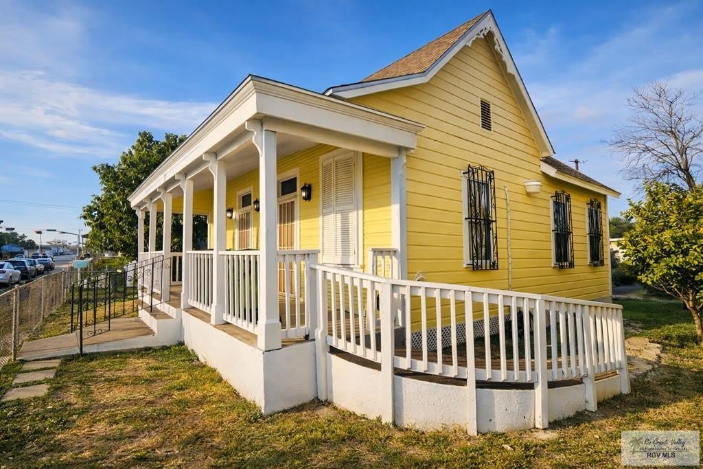 1417 E MADISON ST. – photo 1