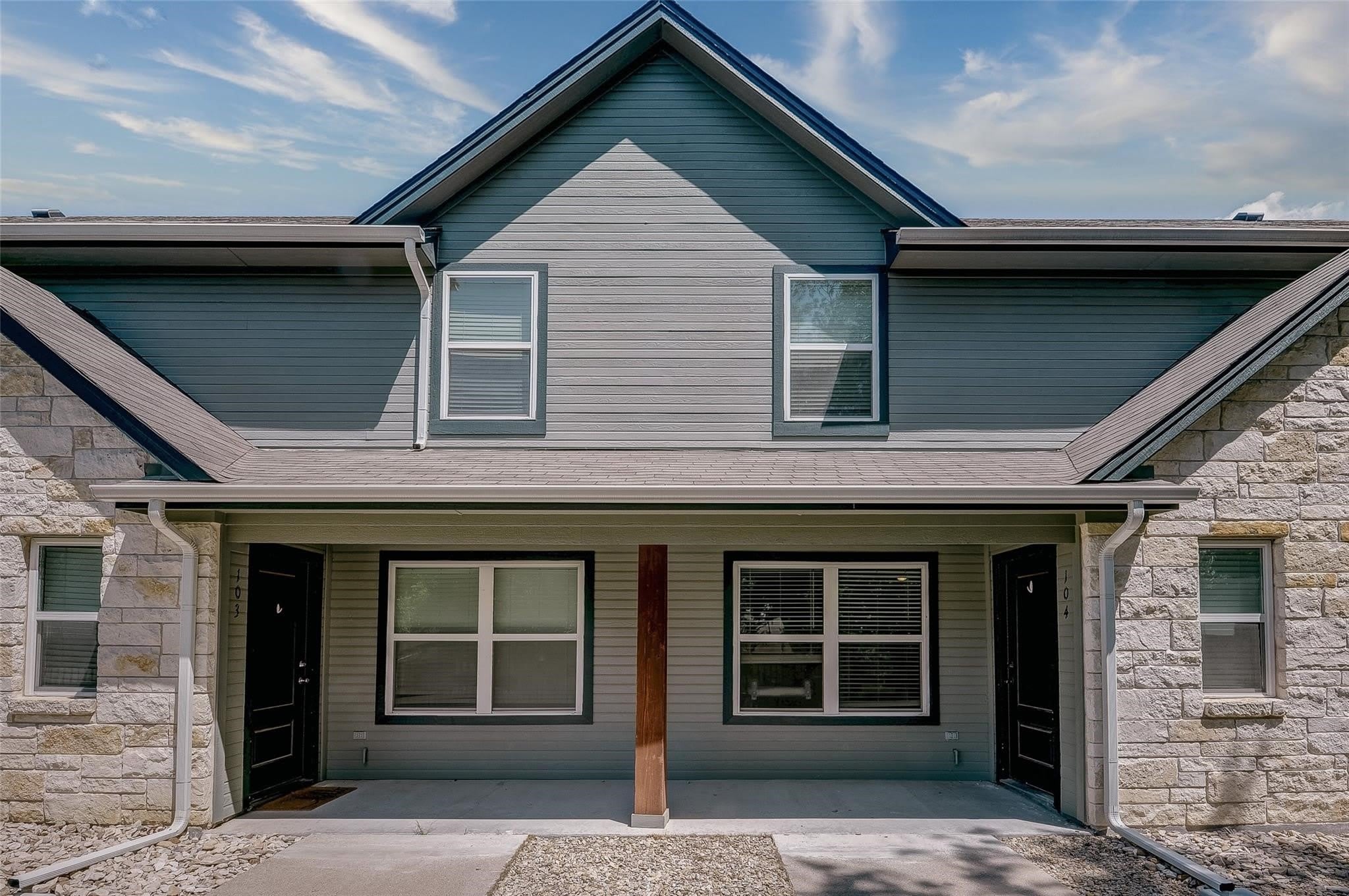 561 S Second – photo 3