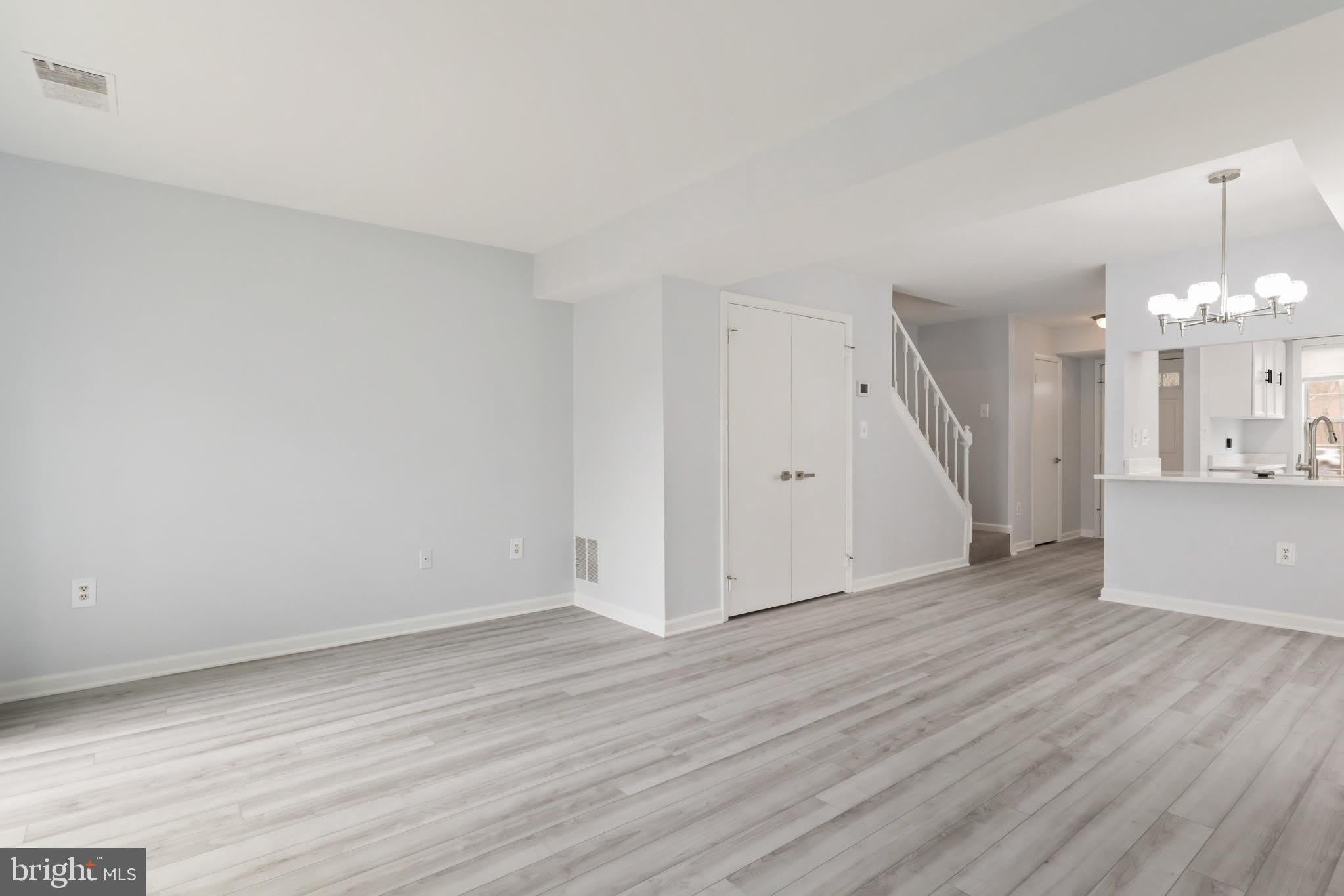 2403 S Walter Reed Drive S – photo 4