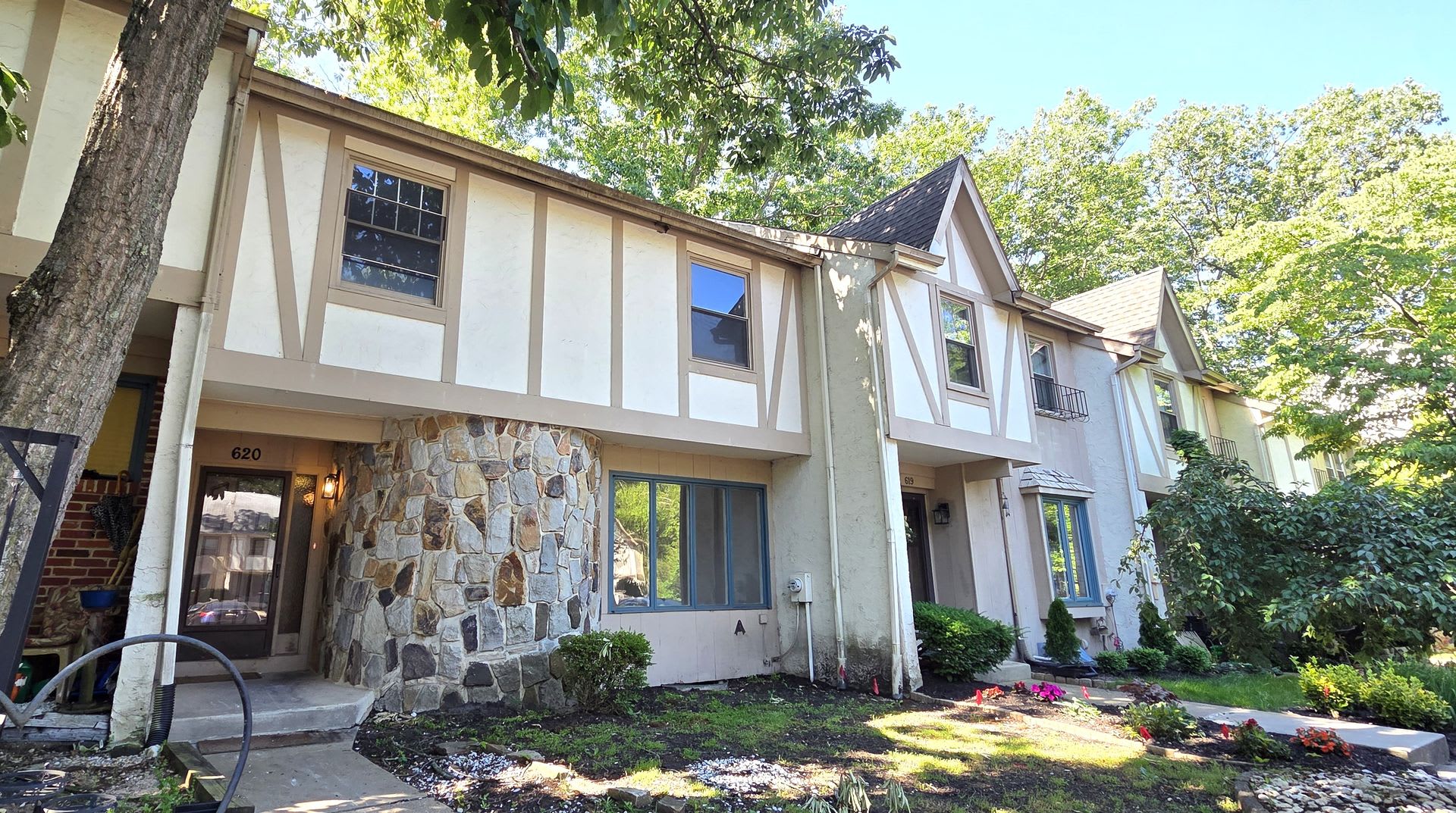 "Modern Comfort in Sicklerville: Your Dream Rental Awaits at 620 Jaeger Ct!" – photo 3