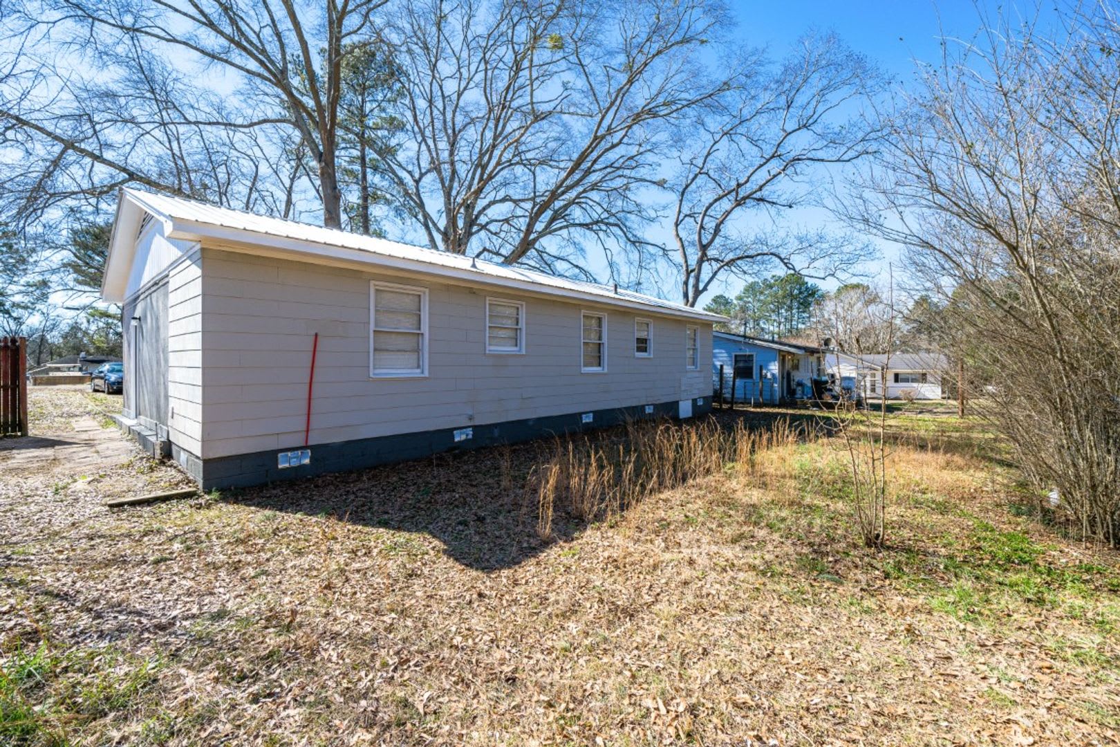352 1st Ave NW- pet friendly 3BR + Bonus Room! – photo 4