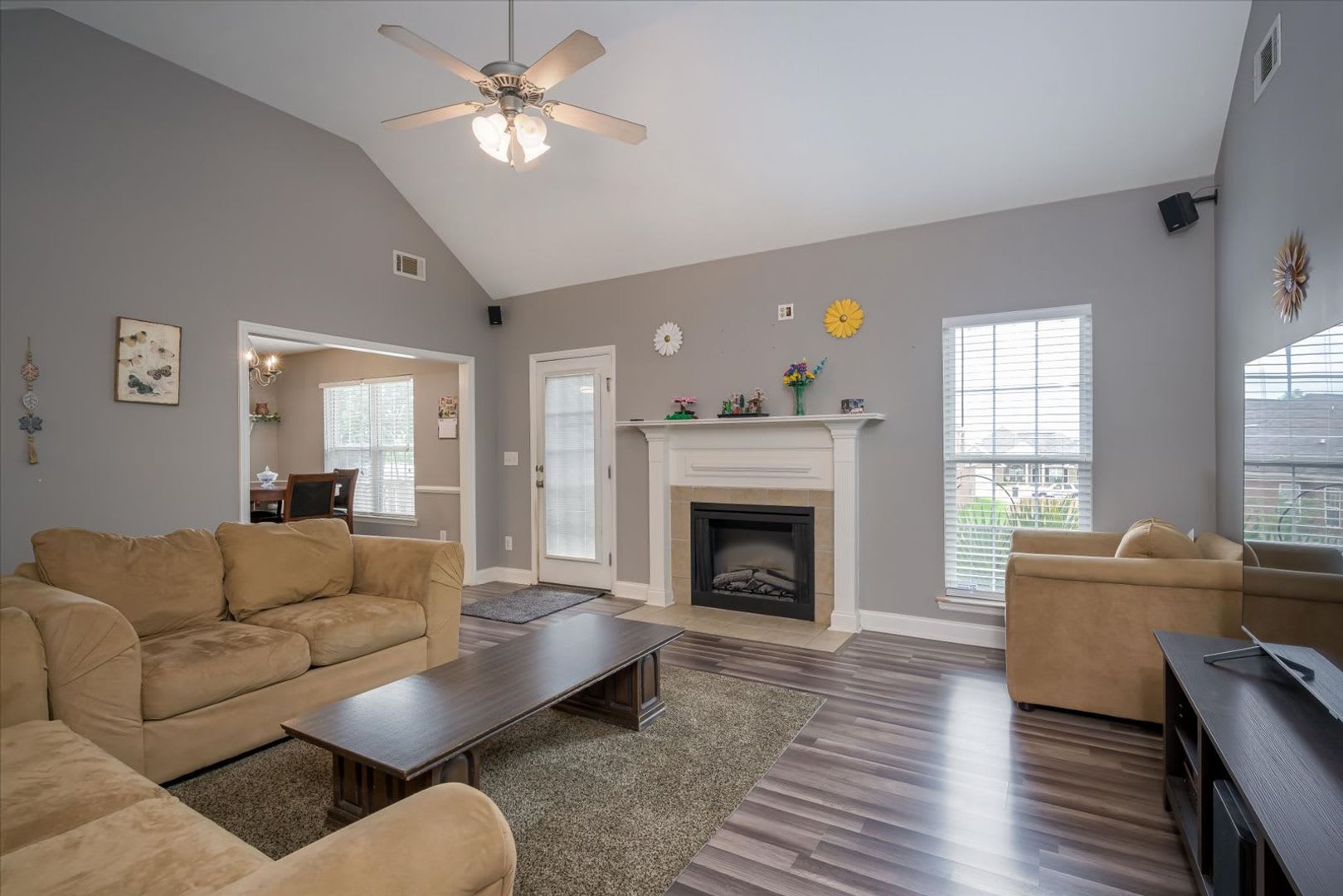 3 Bedroom/2 Bathroom Home with Deck, Garage, and Fenced Backyard less than 3 Miles from Ft. Gordon – photo 4