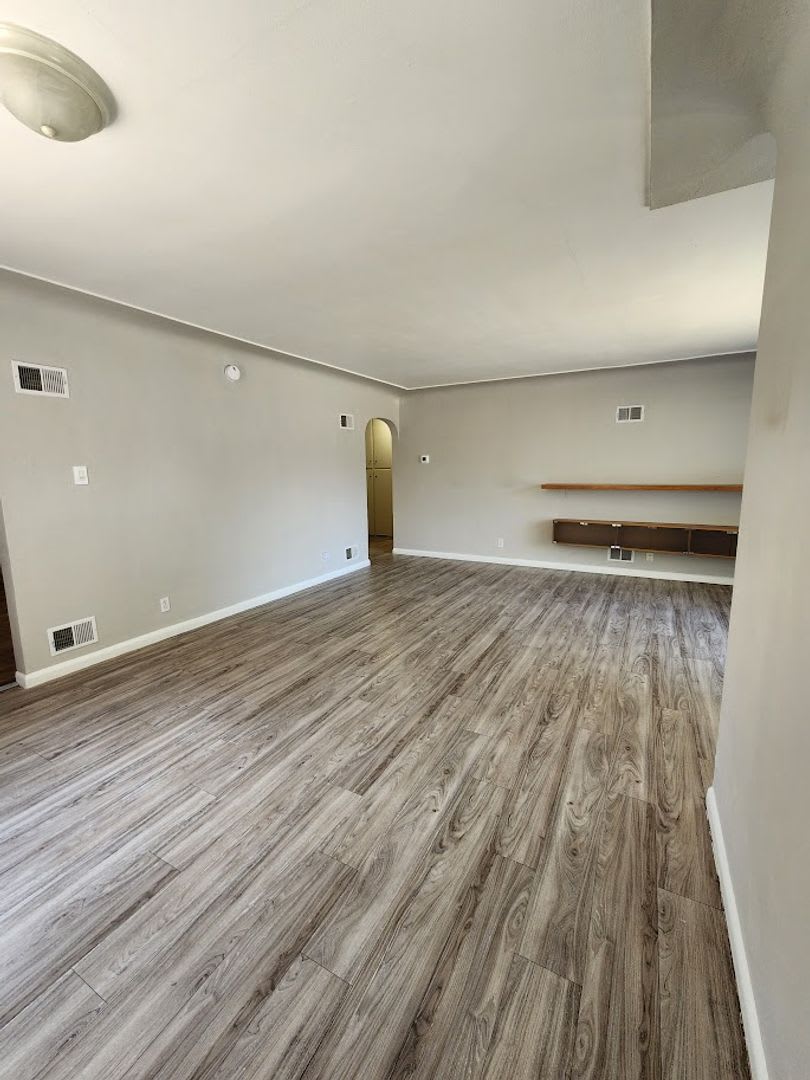 Long Realty Property Management Spacious Lakewood Ranch On Oversized Lot Near Light Rail – photo 5