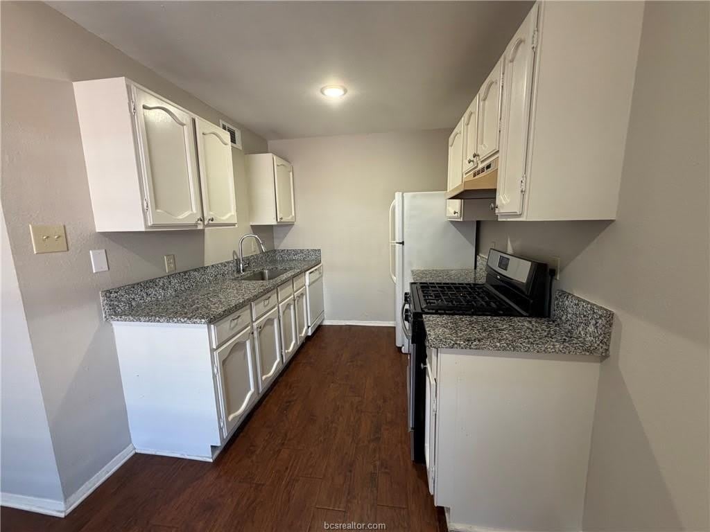 802 Navidad Street – photo 3