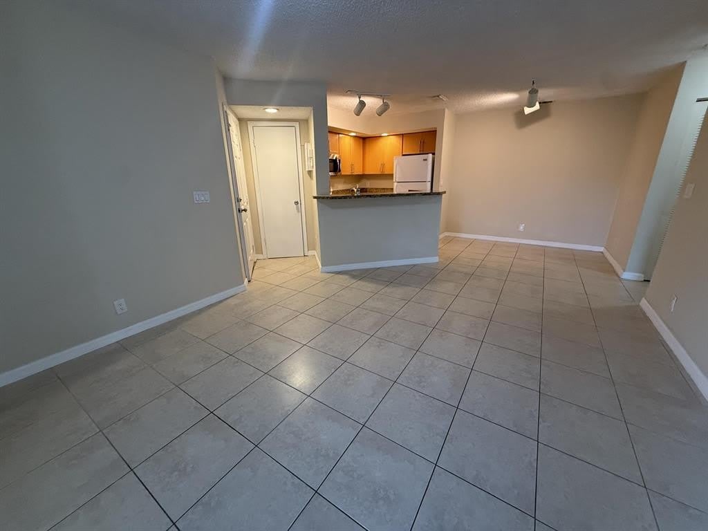 3390 Pinewalk Drive N – photo 4