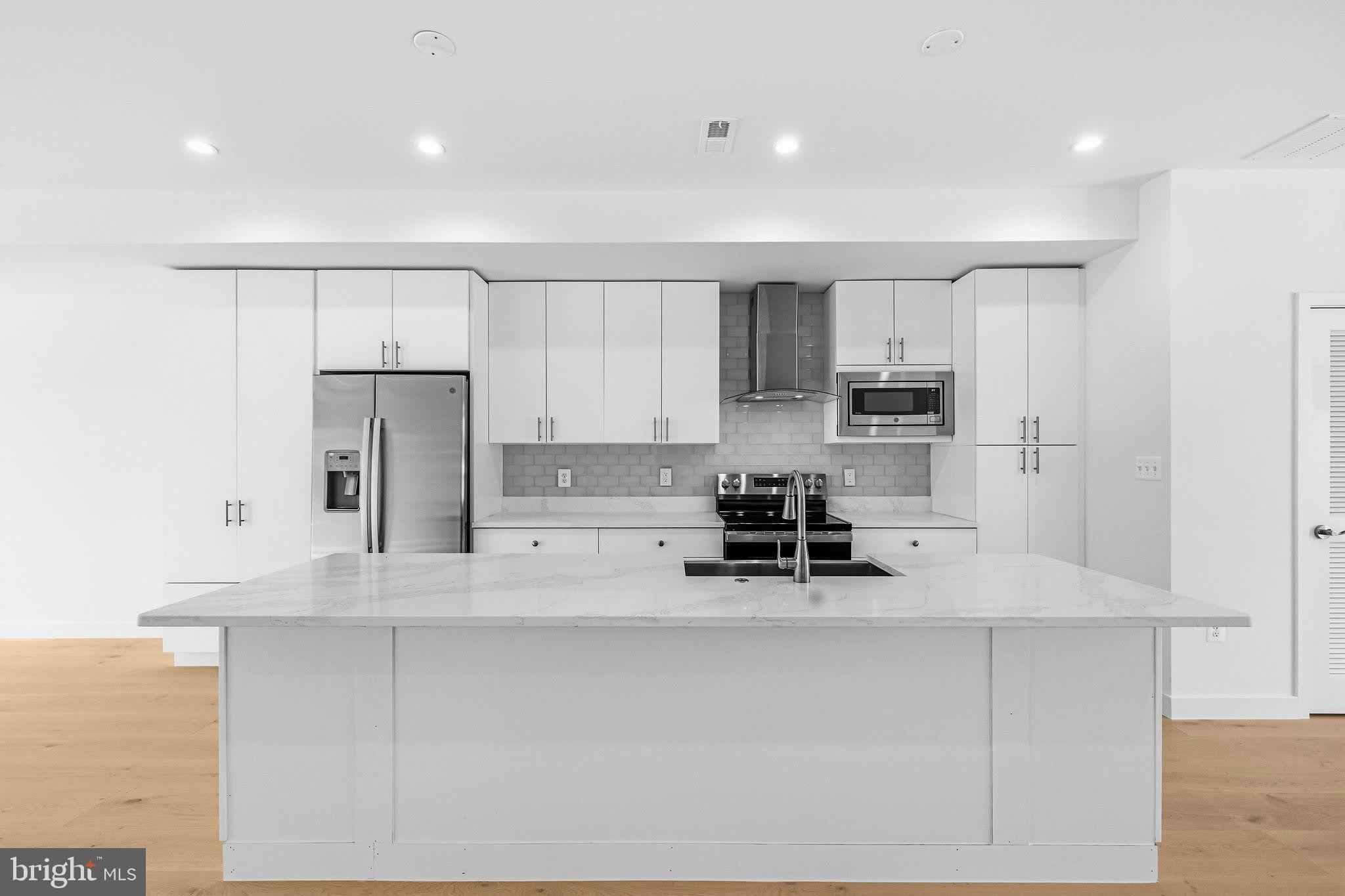 2530 B ELVANS Road SE – photo 3