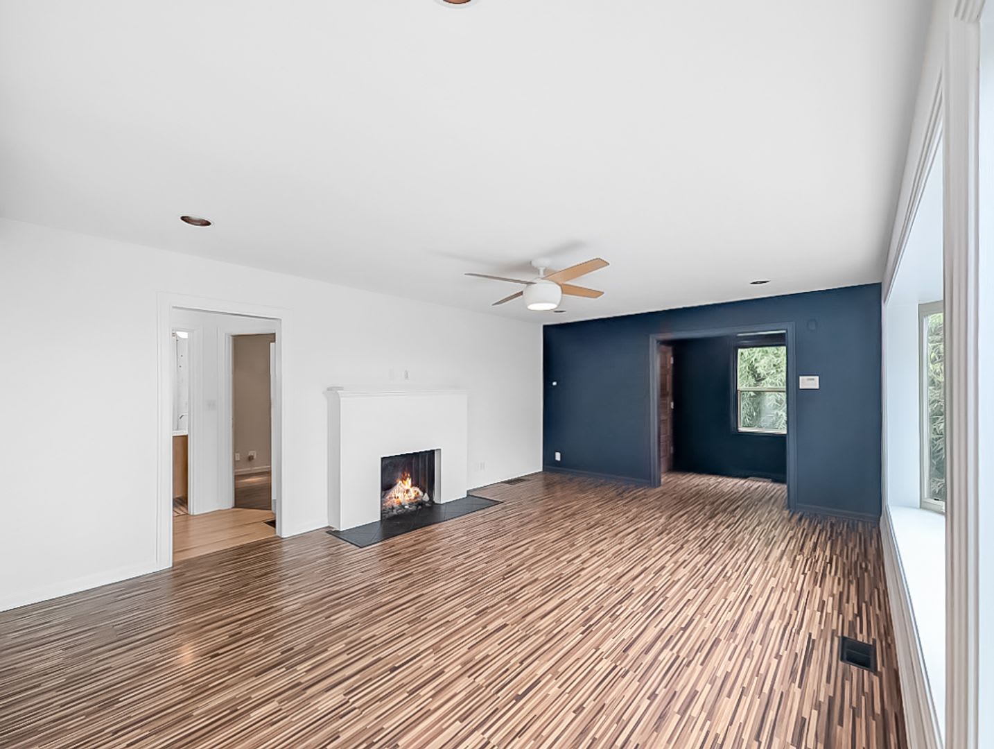Seattle Gem: Luxurious 2-Bed Oasis with Hot Tub, Garage, and Prime Location – photo 4