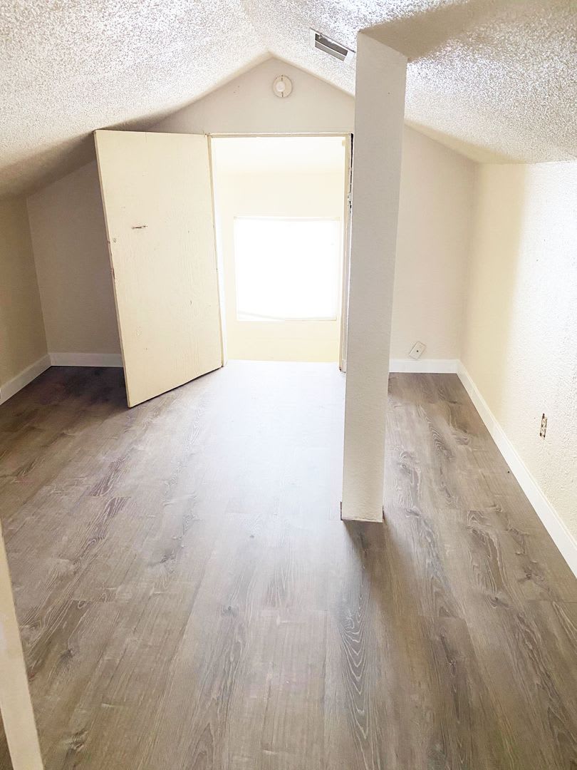Charming 3 Bedroom House For Rent Close To Sunnyslope Water And Sewer Included – photo 4