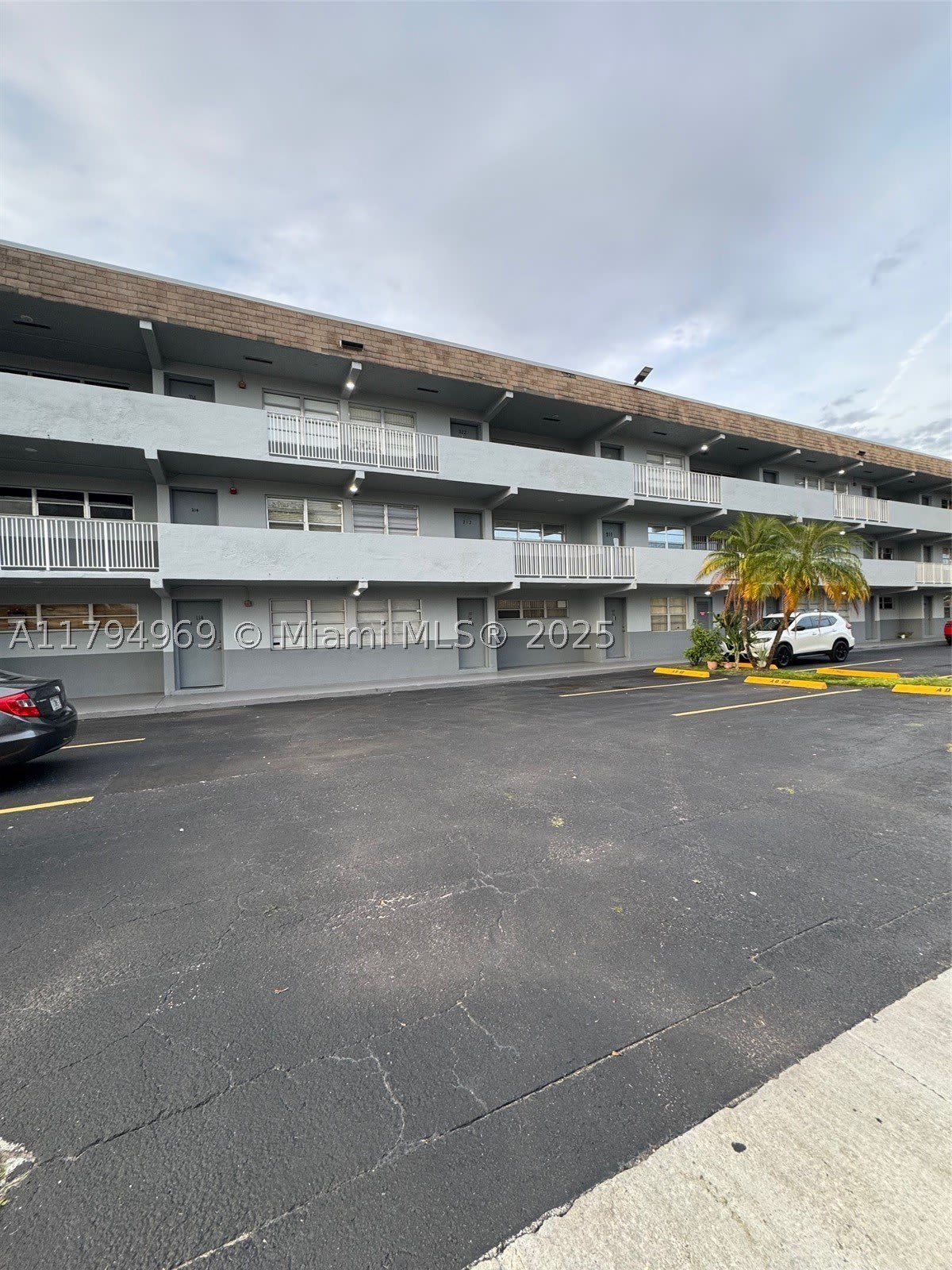 11195 SW 1st St – photo 2