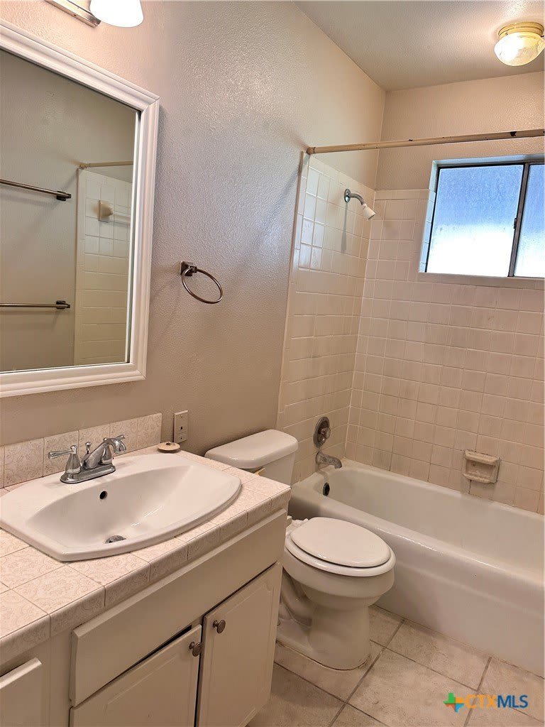 1009 Hazelton Street – photo 4