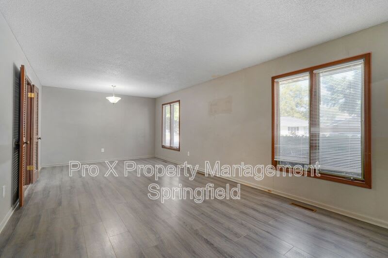 5519 S Dollison Ave – photo 3