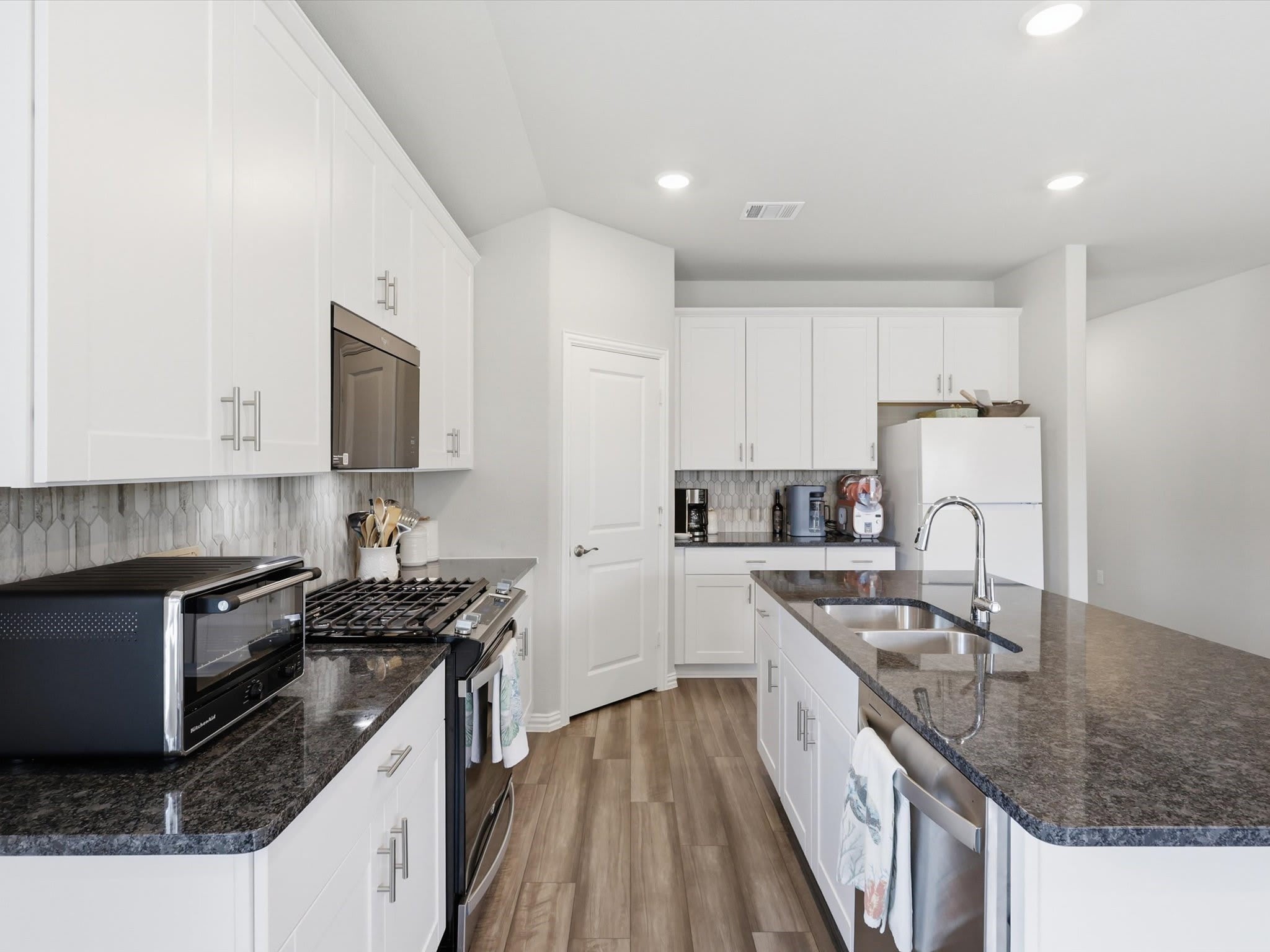410 Dempsey Drive – photo 3