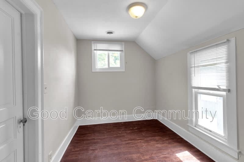 331 Schenck – photo 3