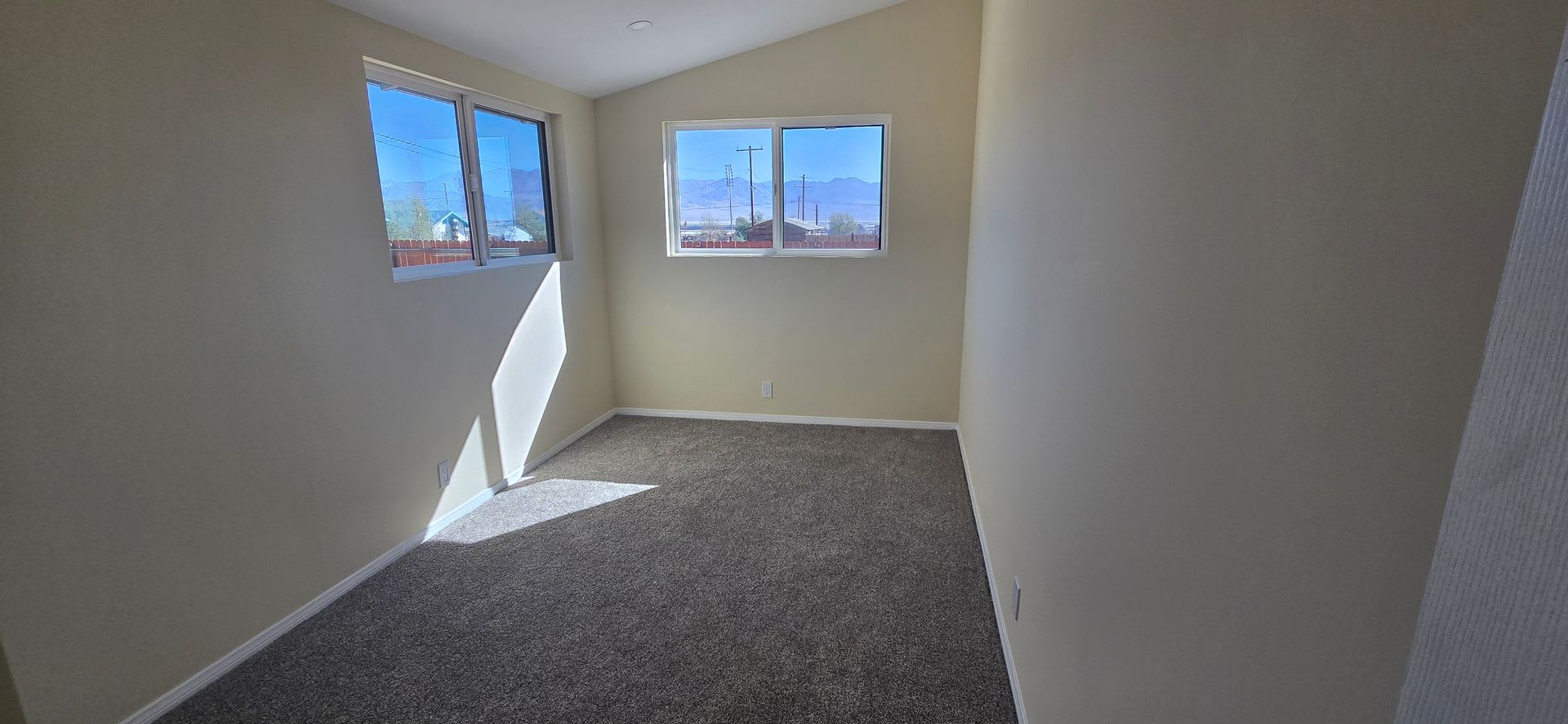 Cozy 2 Bed 1 Bath In Trona Housing Choice Voucher Welcome – photo 4