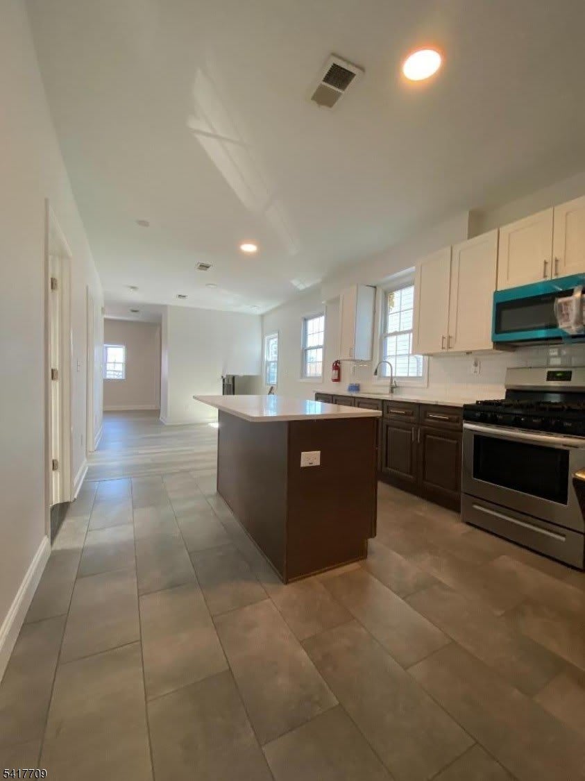 334 Bond St – photo 4