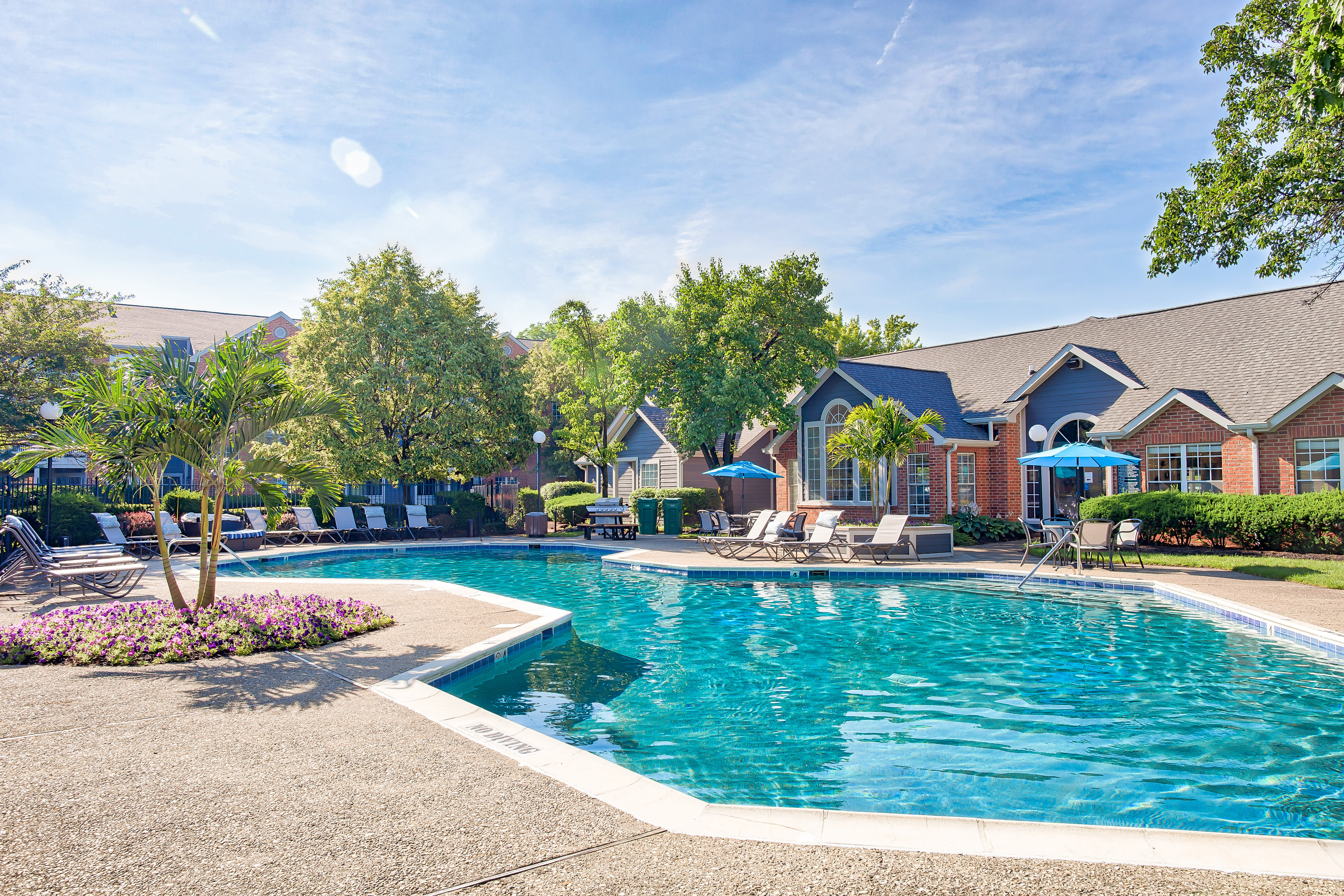 Lakeshore Apartments – photo 2