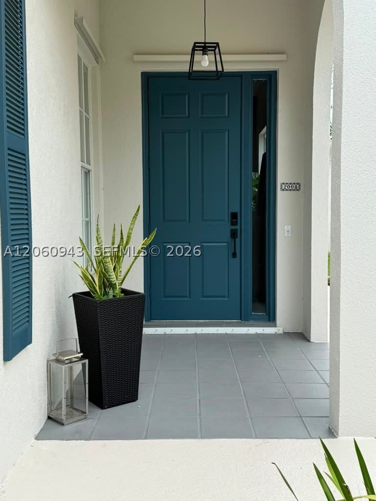 2008 Valencia Dr – photo 2