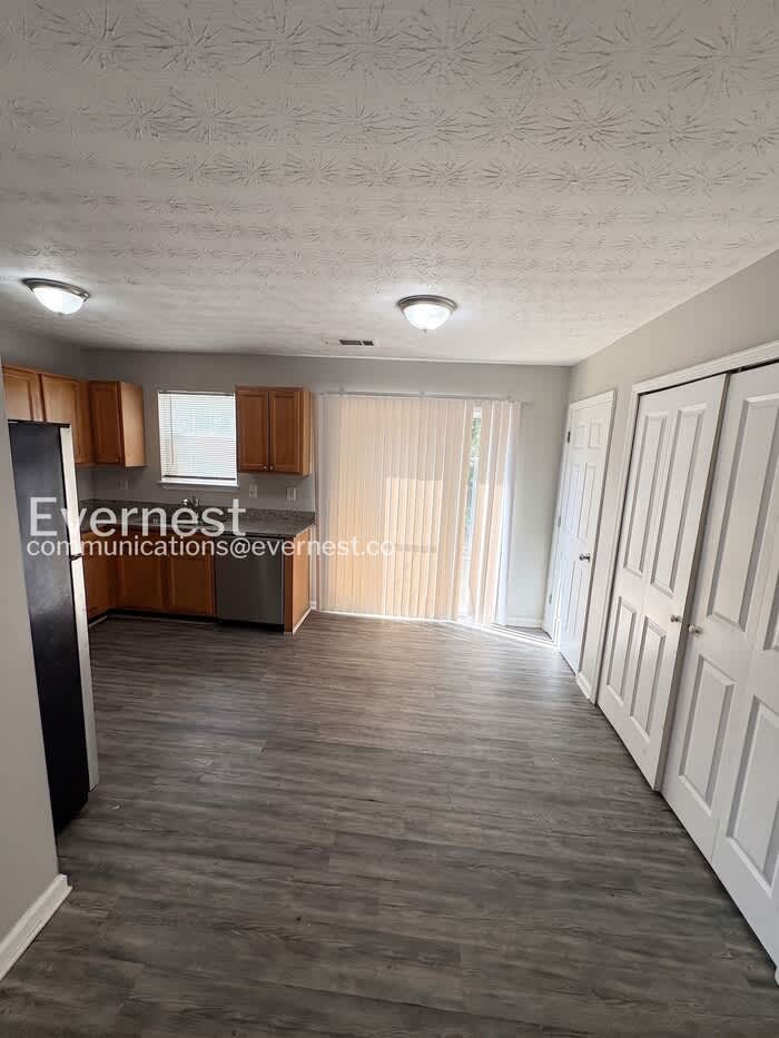 7035 Setters Way – photo 5