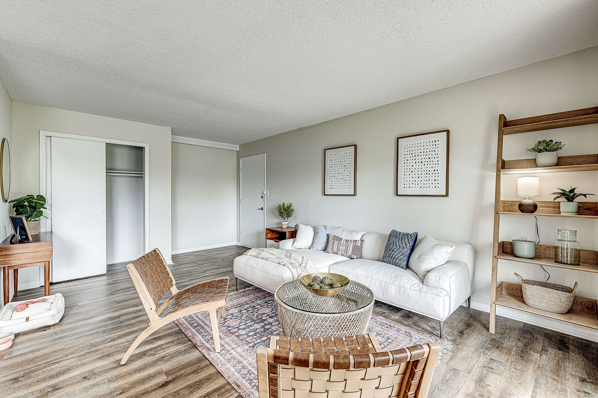 Stonehedge Apartments – photo 2