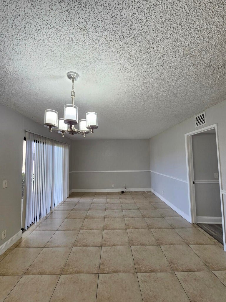 1453 Lake Crystal Dr – photo 4