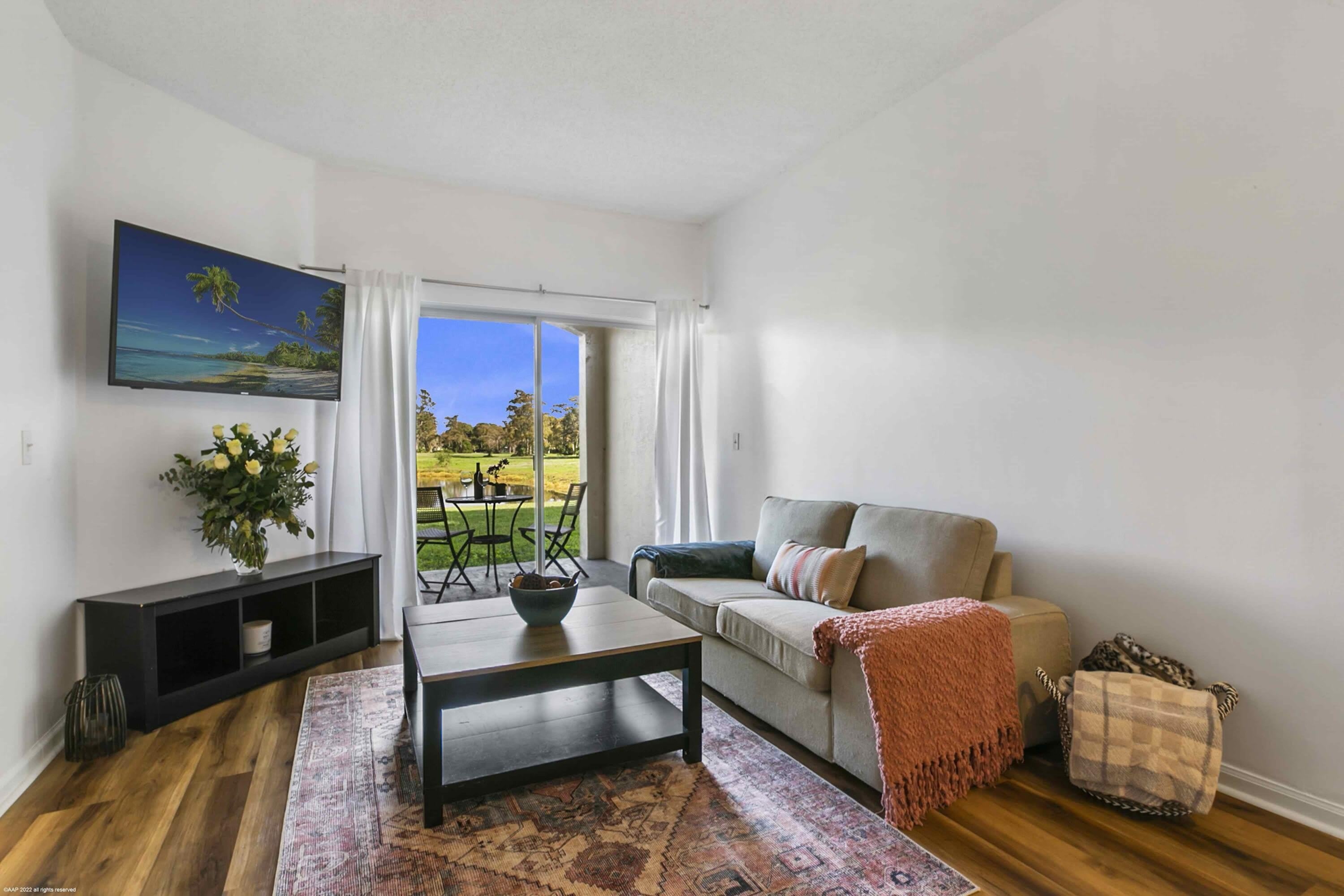 2040 Greenview Shores Boulevard – photo 2