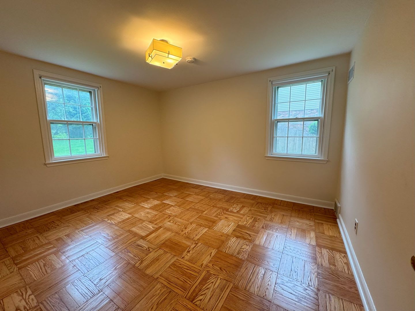 First Month Rent Free Renovated Home Central Air Stainless Appliances Radnor Sd Walk To Villanova Small Dogs Ok This Is A Must See – photo 5