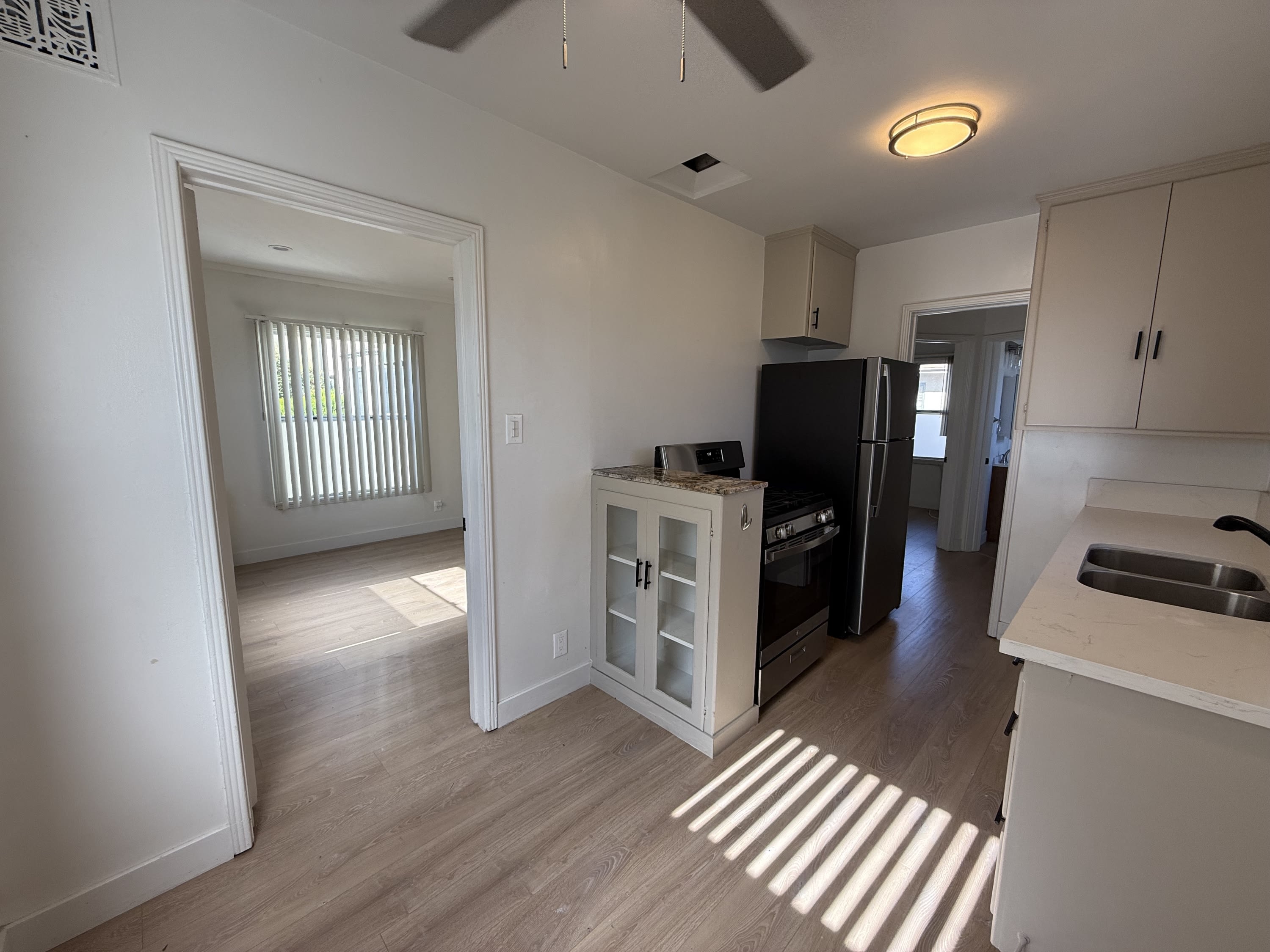 1424 E Wilson Ave – photo 5