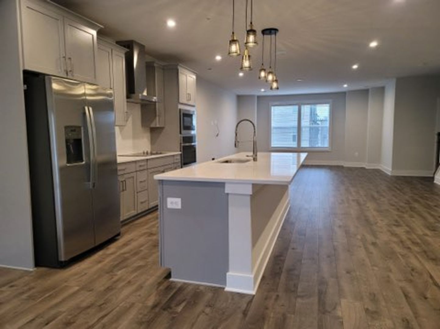 Like New Built In 2022 Gorgeous 2 Story 3 Bedroom 2 5 Bath Condo Located In The Heart Of Henrico County – photo 1
