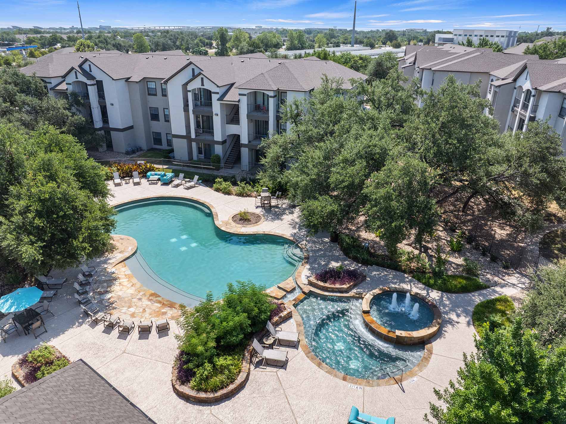 Lakeline Villas – photo 2