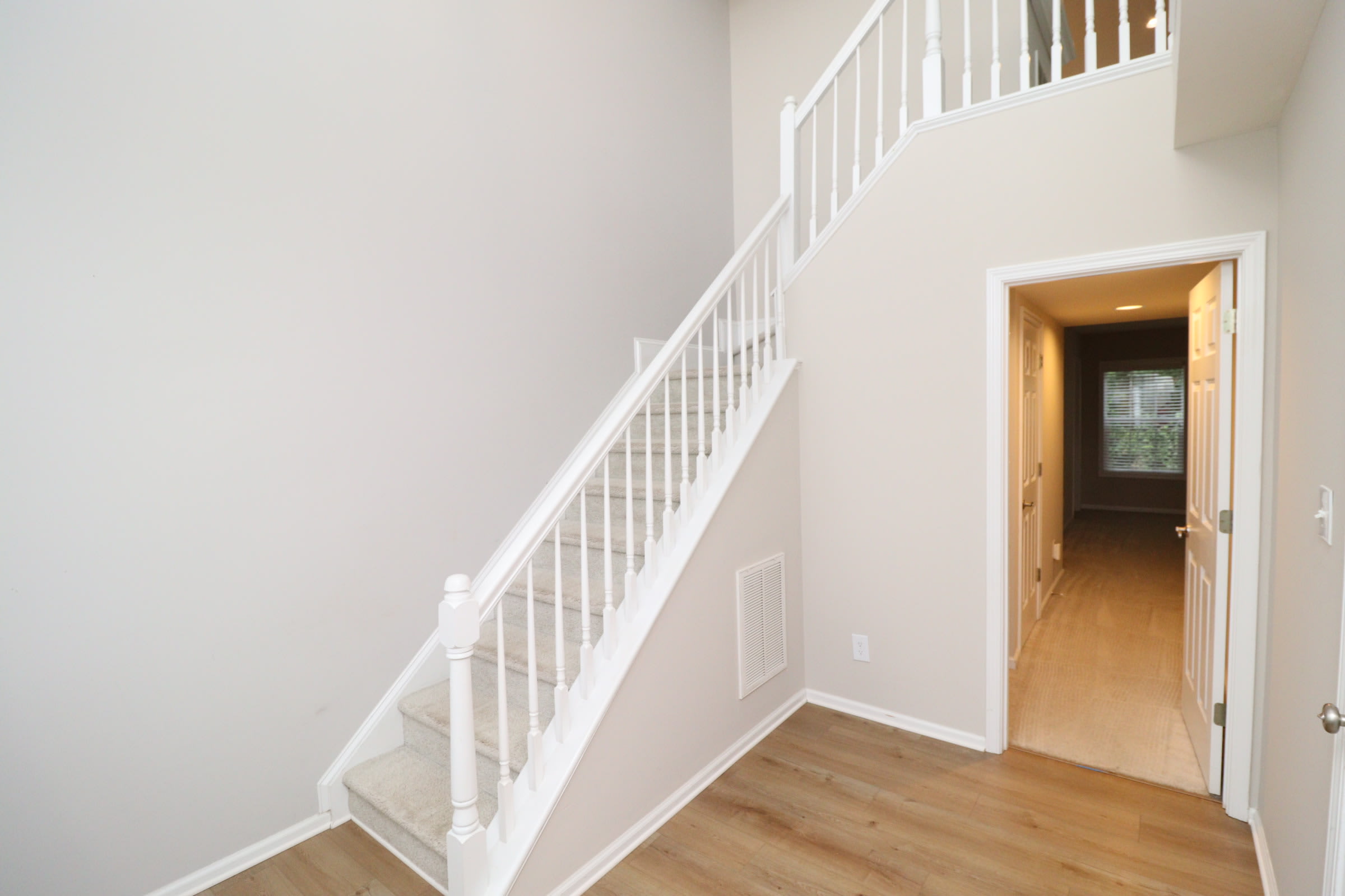 8120 Upper Lake Dr – photo 3