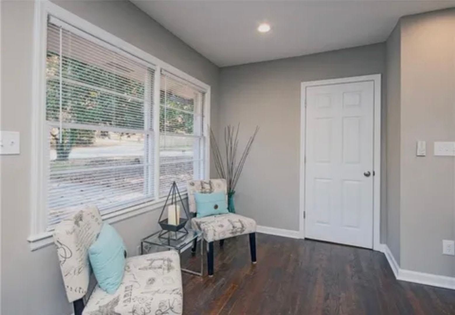 Beautifully renovated 3/2 home in Belvedere Park – photo 3