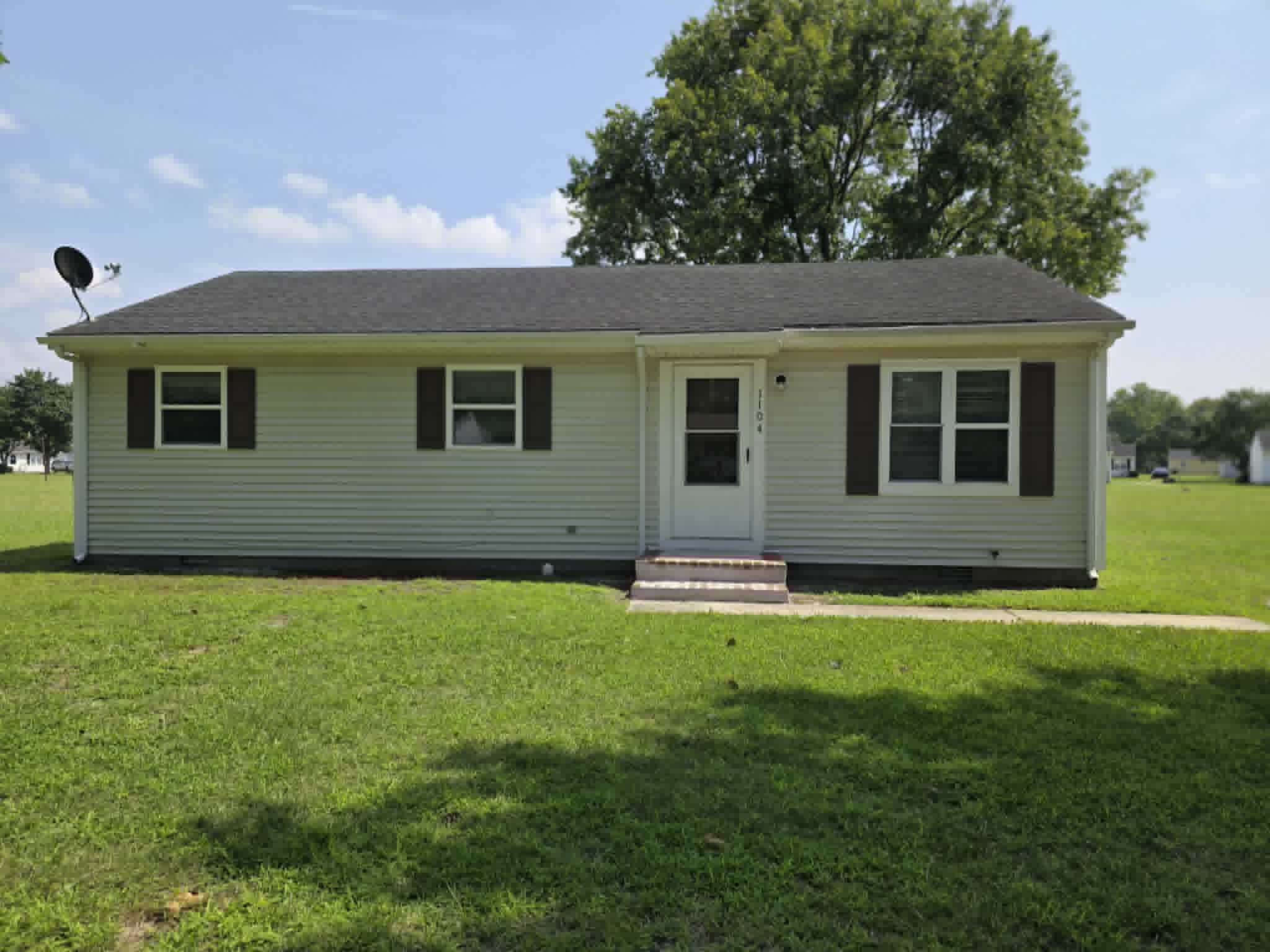 1104 Hillcrest Avenue – photo 1