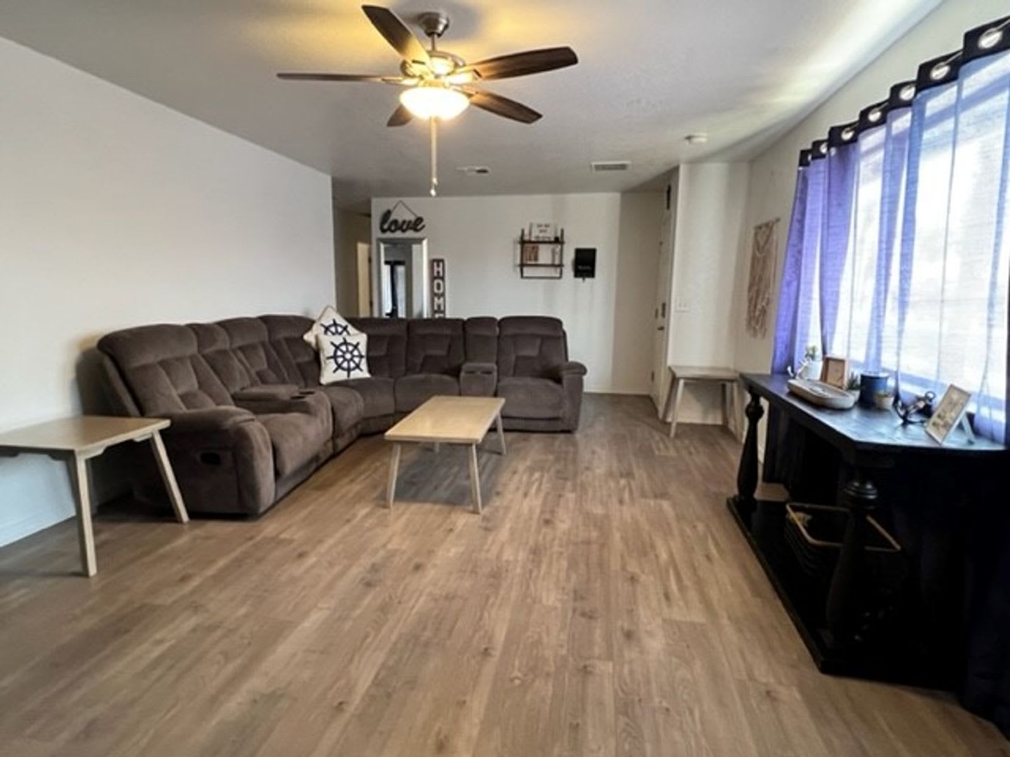 Furnished 3 BR 2ba Hse w/ utilities Target Center/Golf/Hwy 95 – photo 3