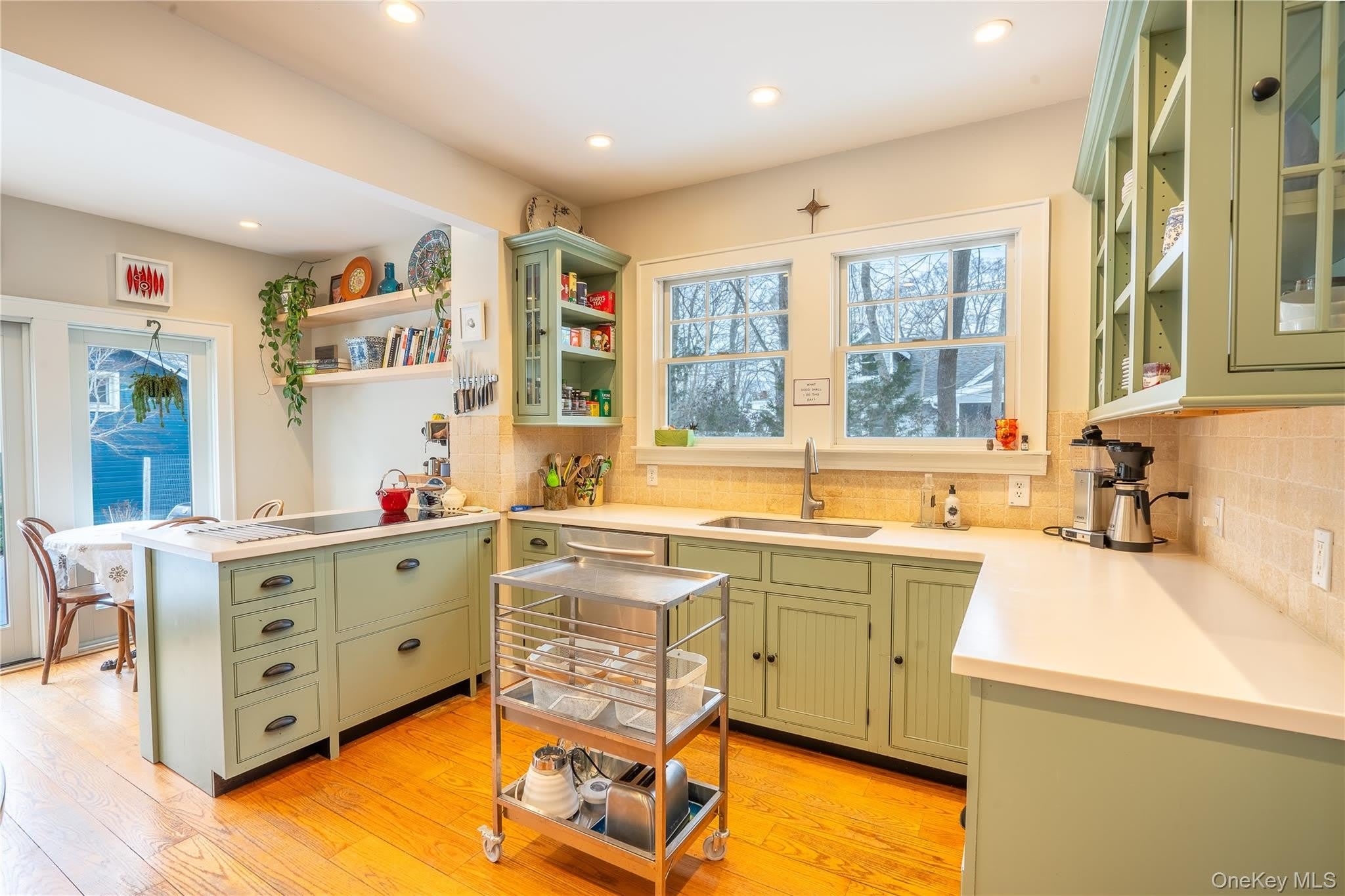 460 Bay Avenue – photo 5