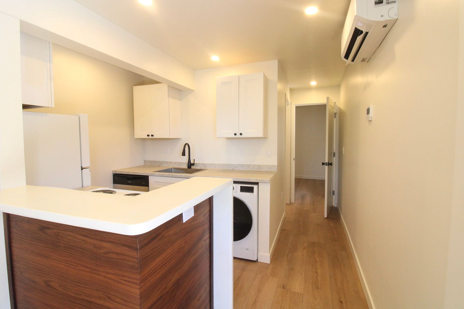 Newly Built 1 Bedroom / 1 Bathroom – Utilities Included – Available Now! – photo 5