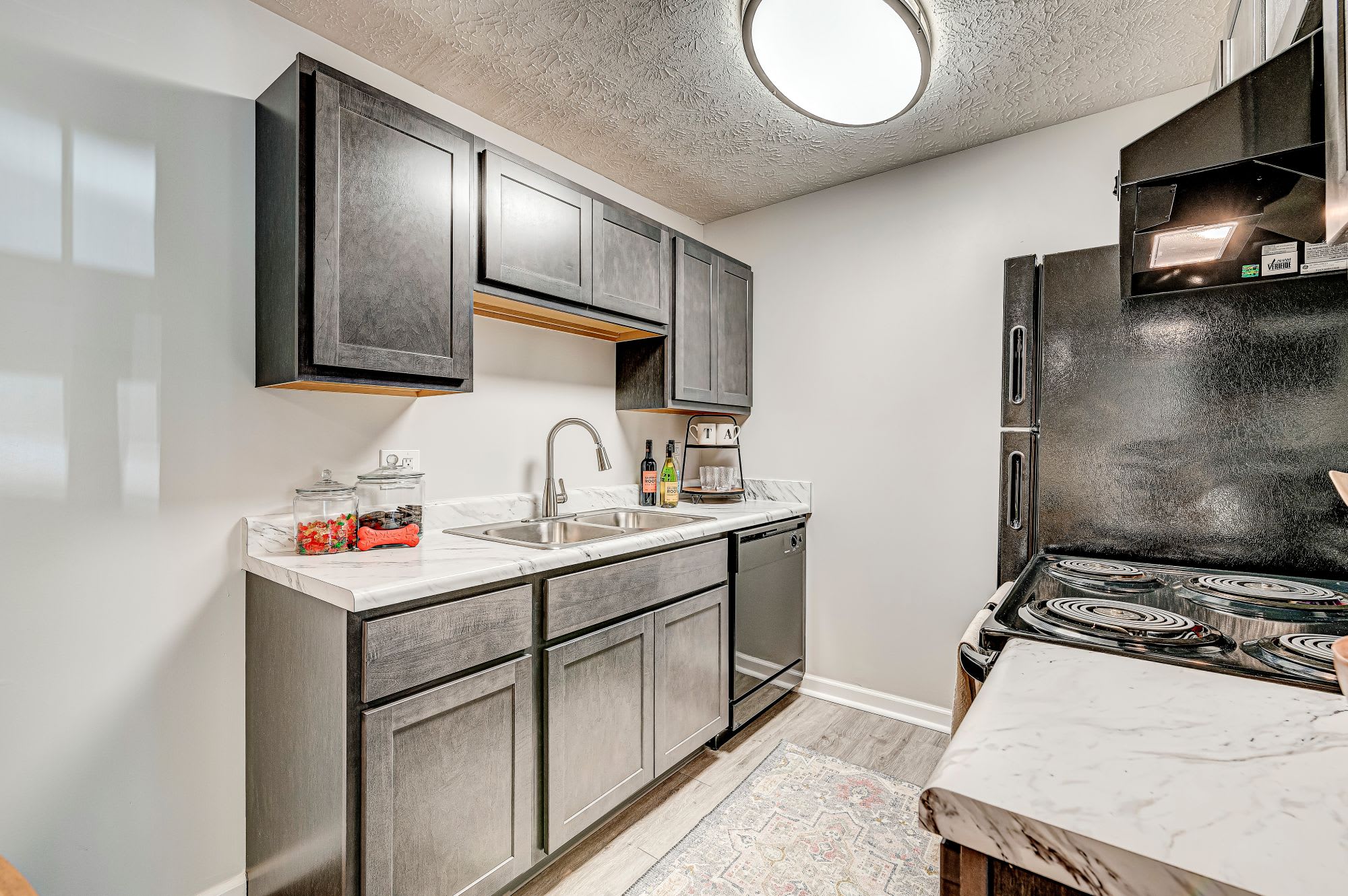 The Apex Apartments – photo 2